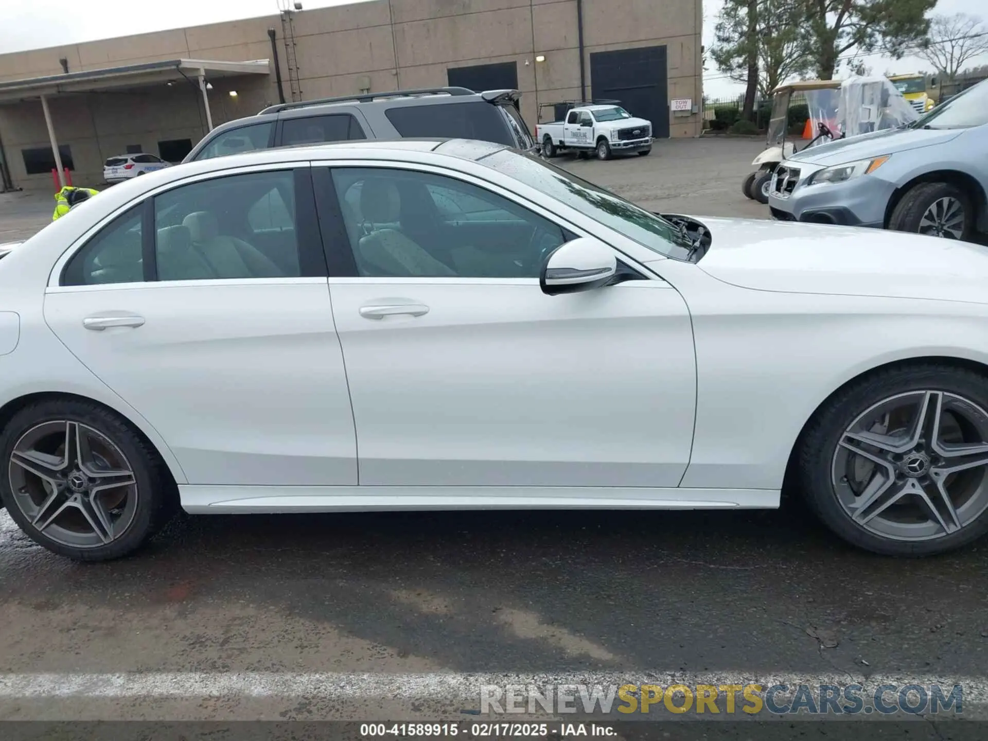 13 fotografías del automóvil dañado 55SWF8DB3KU314103 MERCEDES-BENZ C 300 2019