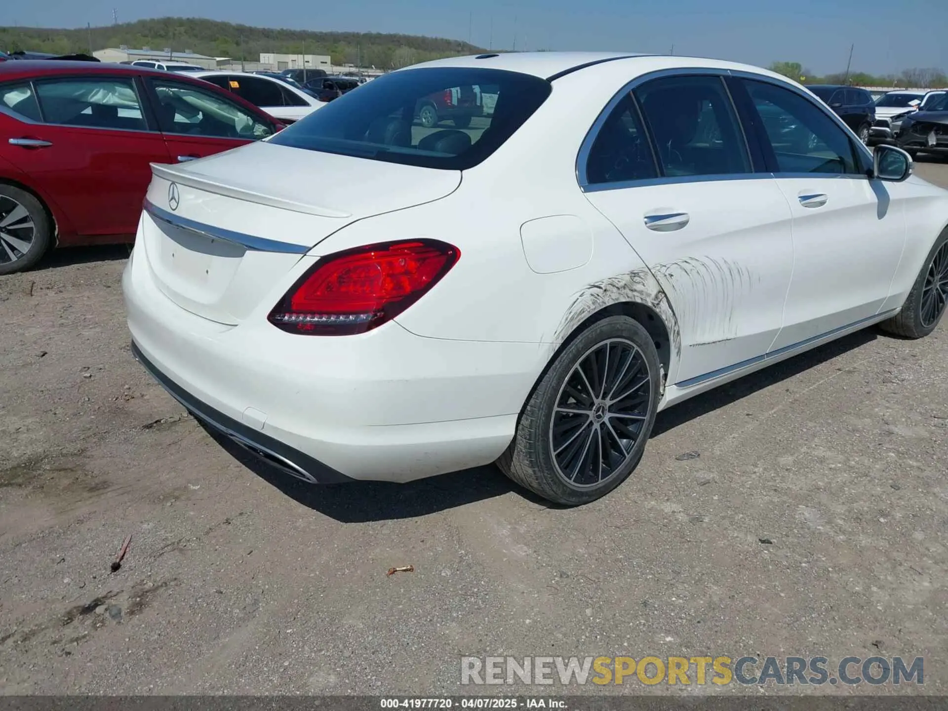 4 fotografías del automóvil dañado 55SWF8DB4KU285419 MERCEDES-BENZ C 300 2019
