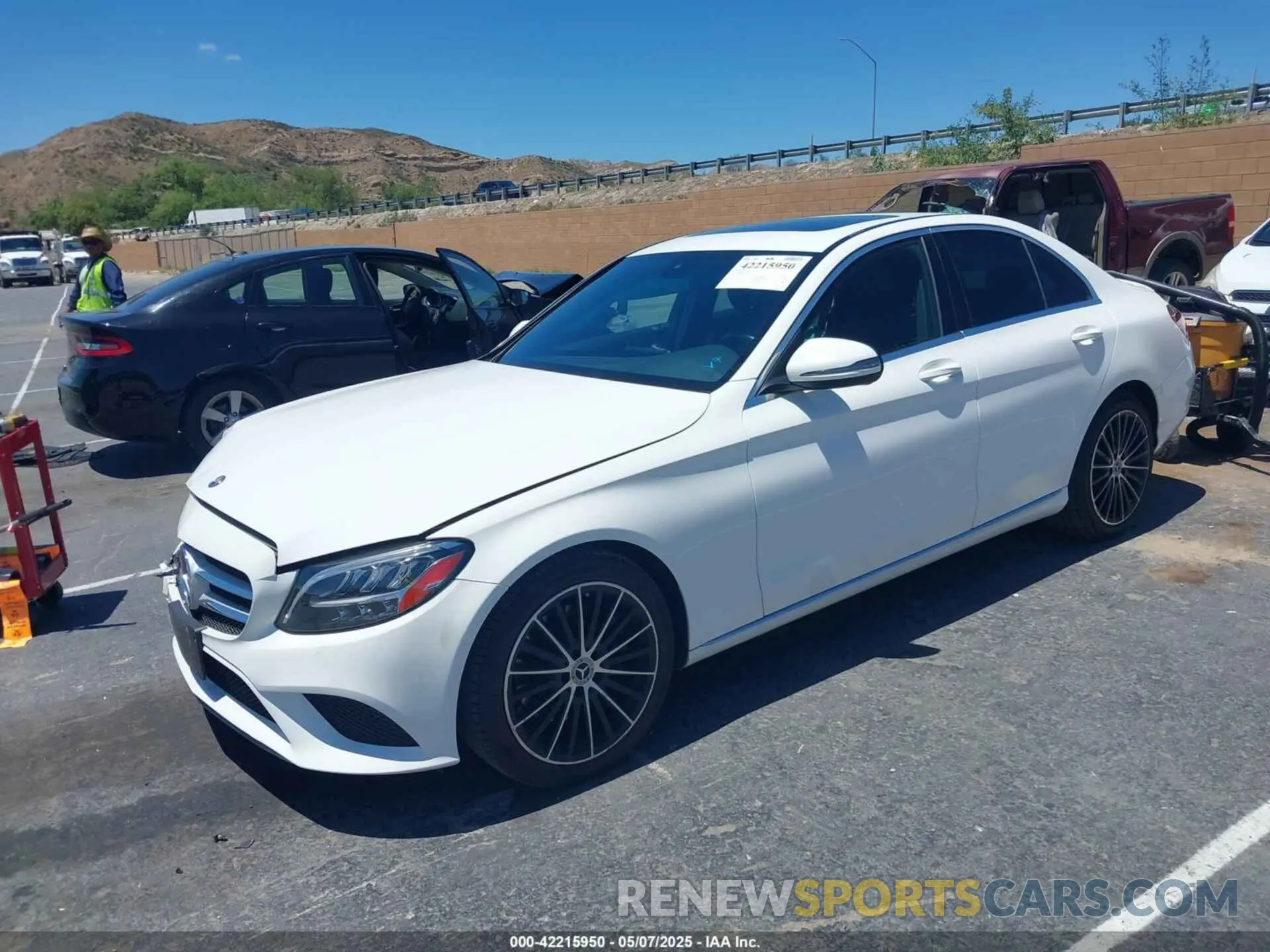 2 fotografías del automóvil dañado 55SWF8DB4KU294346 MERCEDES-BENZ C 300 2019