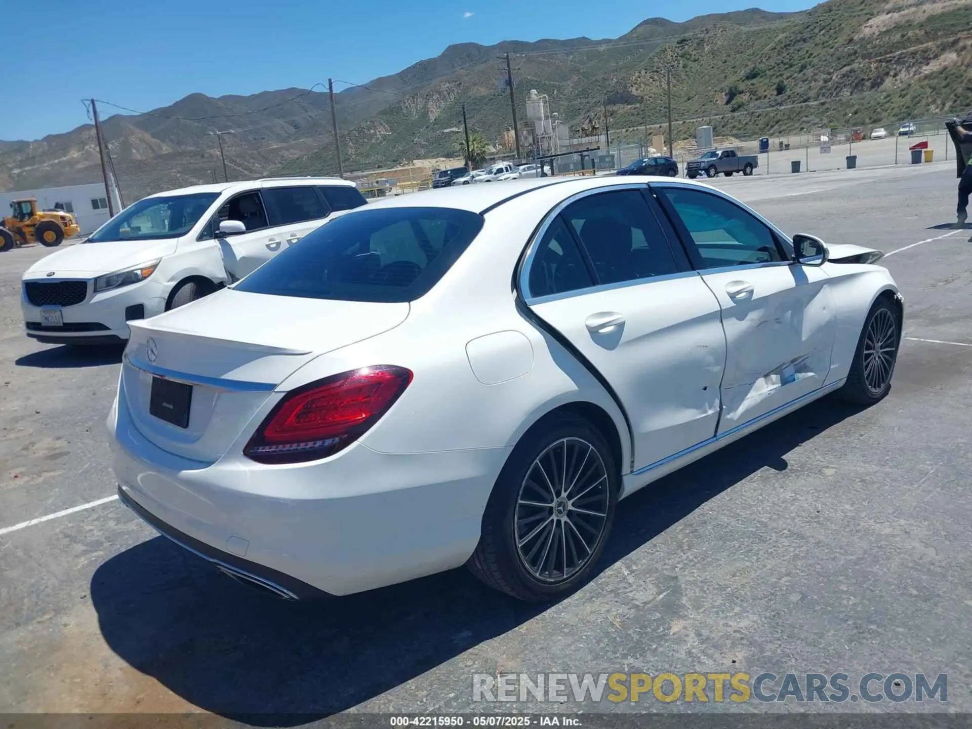 4 fotografías del automóvil dañado 55SWF8DB4KU294346 MERCEDES-BENZ C 300 2019