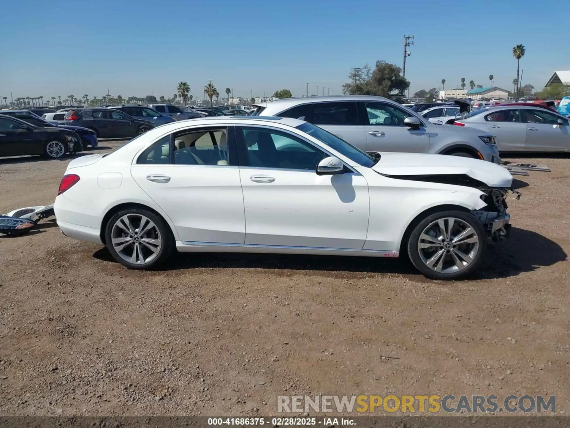 14 fotografías del automóvil dañado 55SWF8DB4KU312604 MERCEDES-BENZ C 300 2019