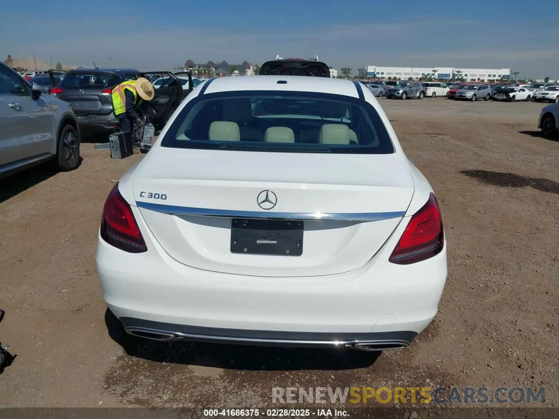 17 fotografías del automóvil dañado 55SWF8DB4KU312604 MERCEDES-BENZ C 300 2019