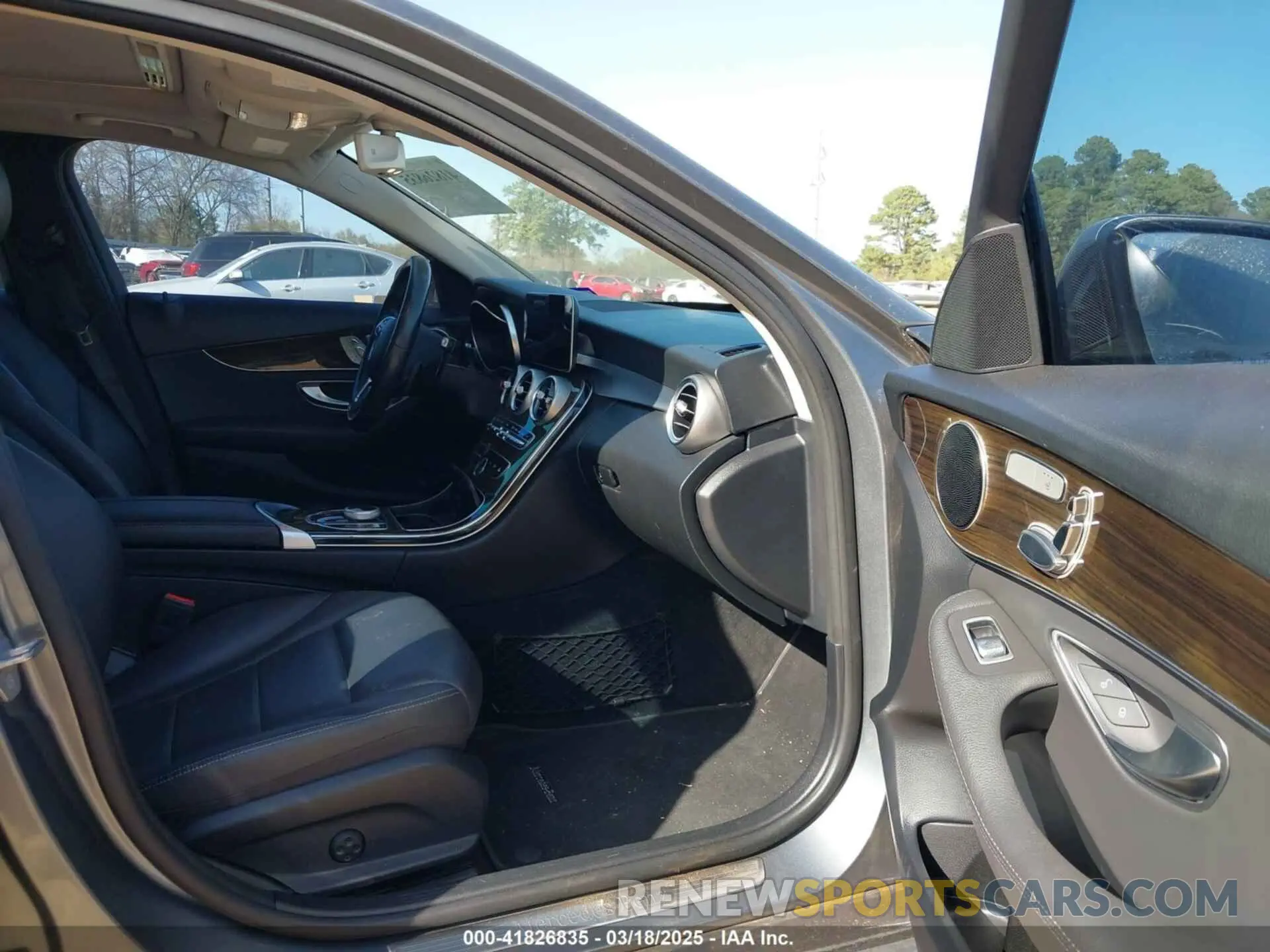 5 fotografías del automóvil dañado 55SWF8DB5KU293805 MERCEDES-BENZ C 300 2019