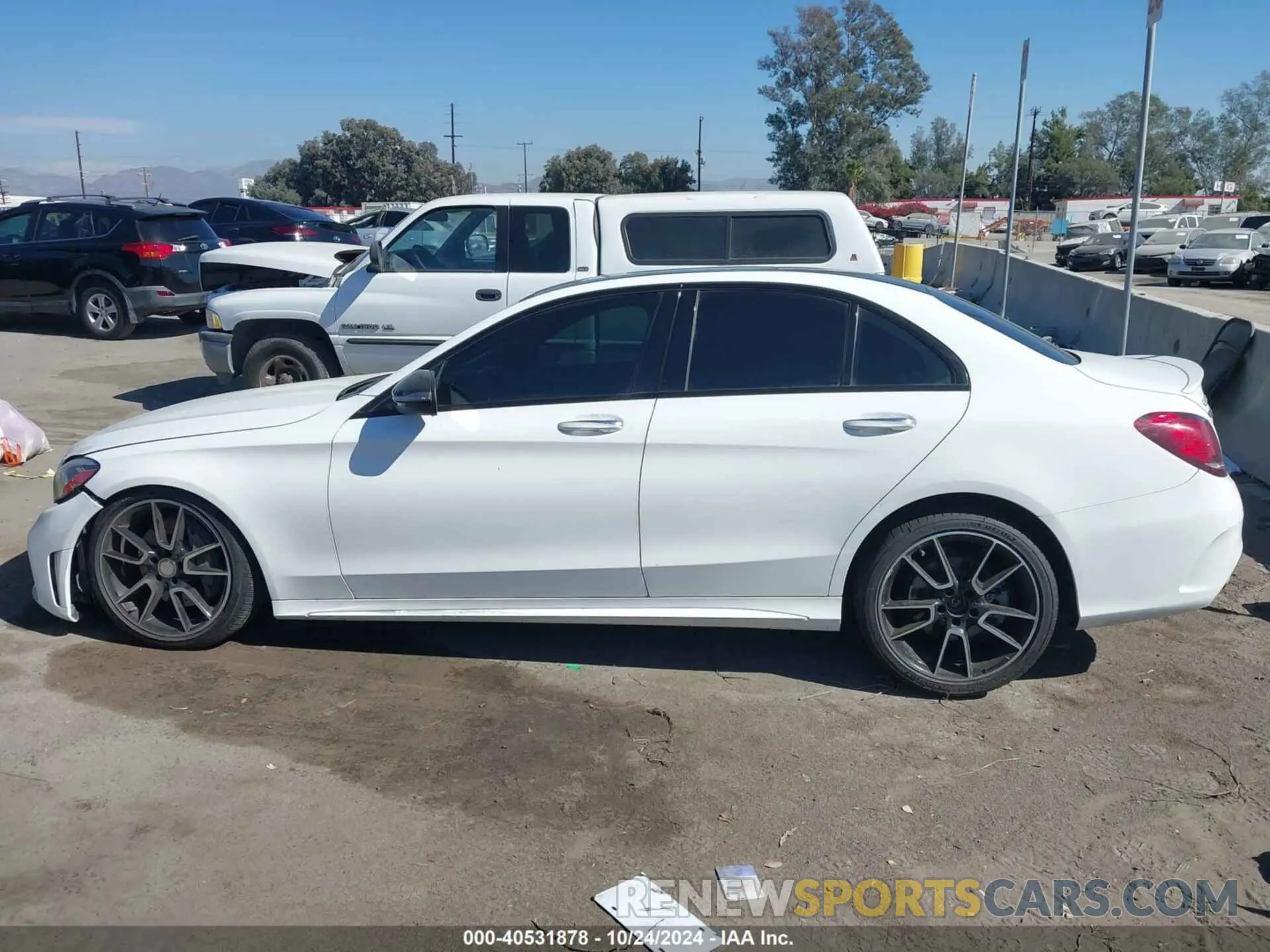 15 fotografías del automóvil dañado 55SWF8DB5KU297417 MERCEDES-BENZ C 300 2019