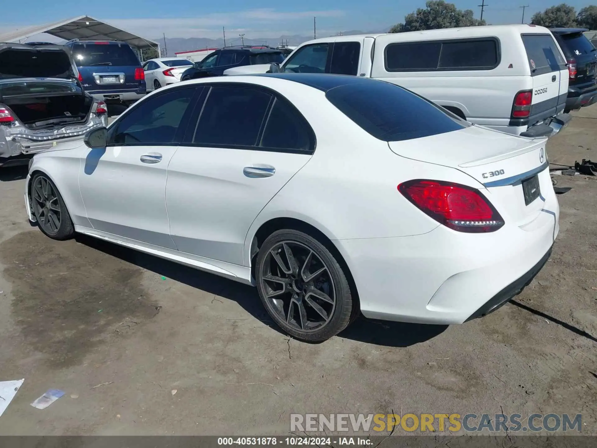 3 fotografías del automóvil dañado 55SWF8DB5KU297417 MERCEDES-BENZ C 300 2019