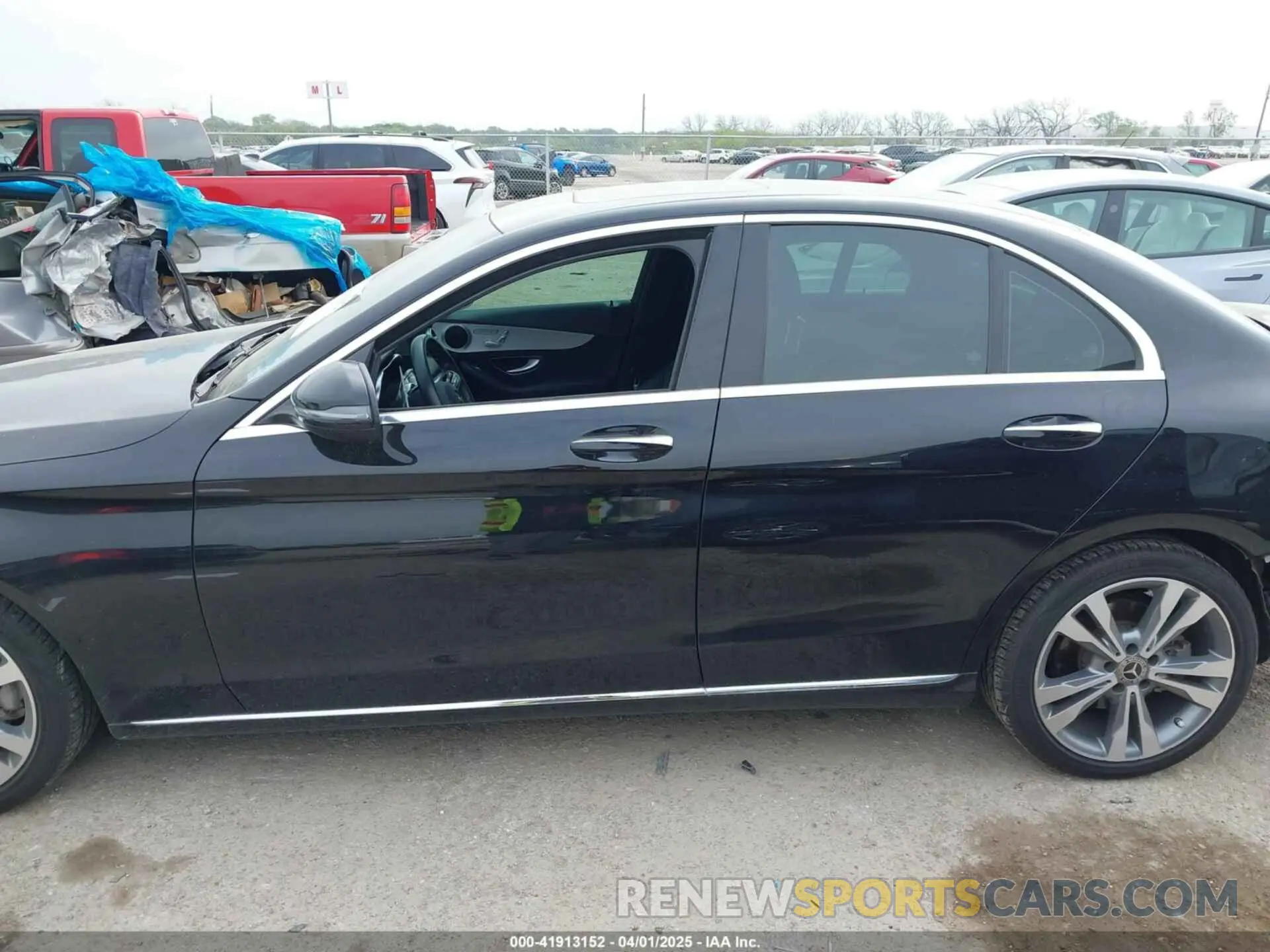 14 fotografías del automóvil dañado 55SWF8DB5KU311624 MERCEDES-BENZ C 300 2019