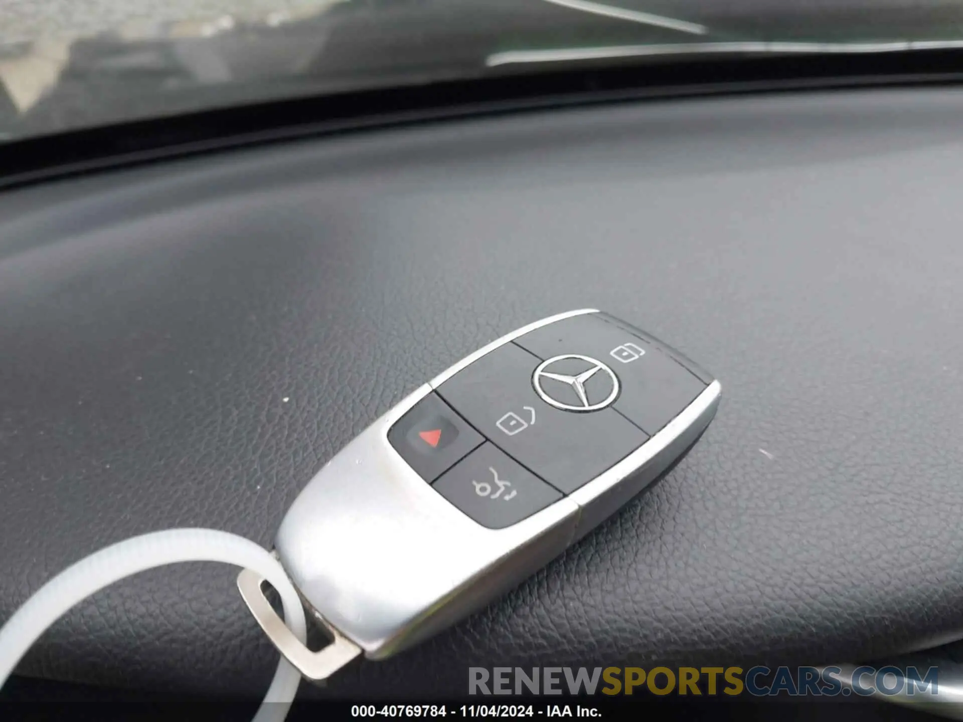 11 fotografías del automóvil dañado 55SWF8DB6KU294381 MERCEDES-BENZ C 300 2019