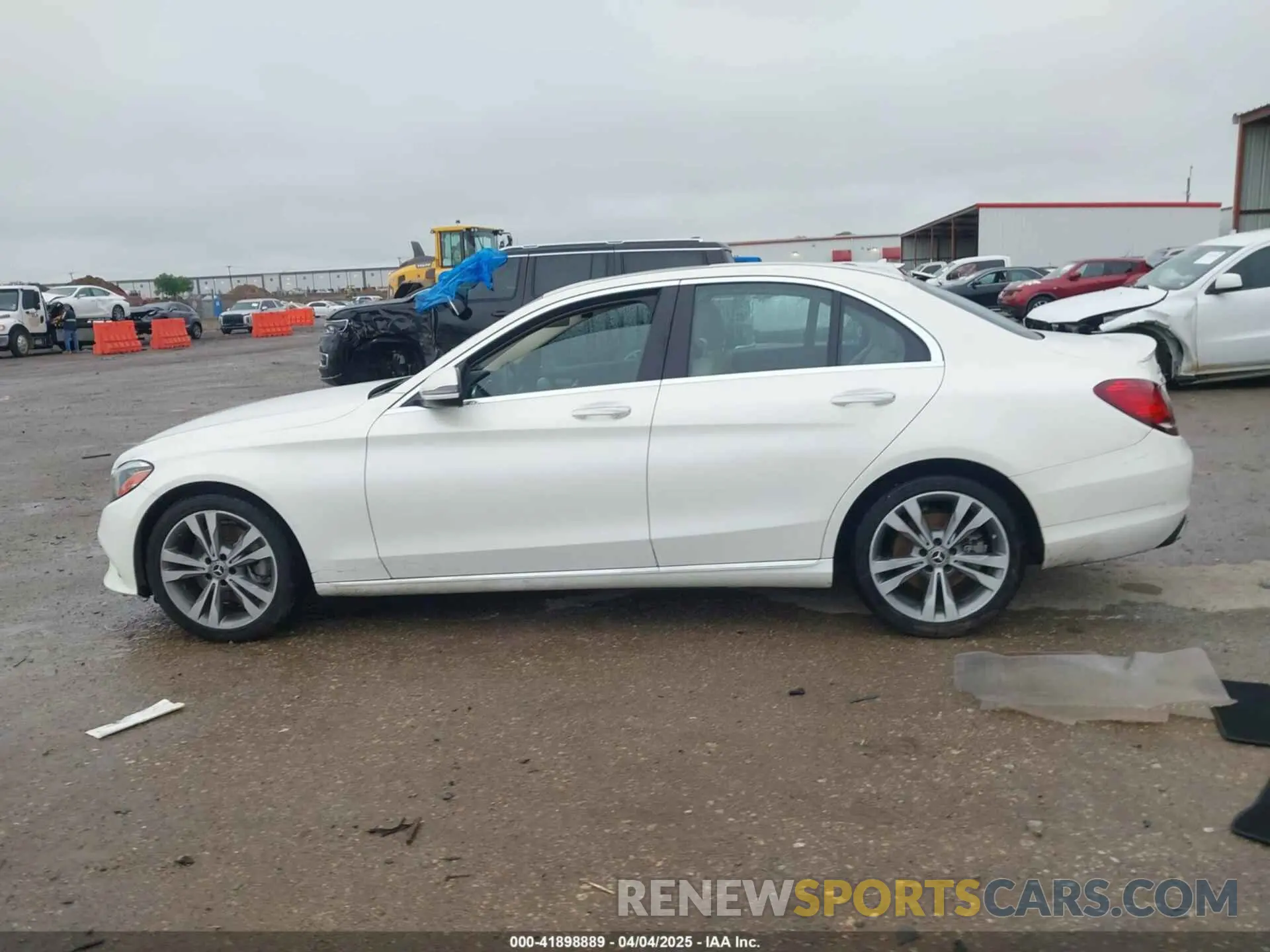 14 fotografías del automóvil dañado 55SWF8DB6KU297202 MERCEDES-BENZ C 300 2019