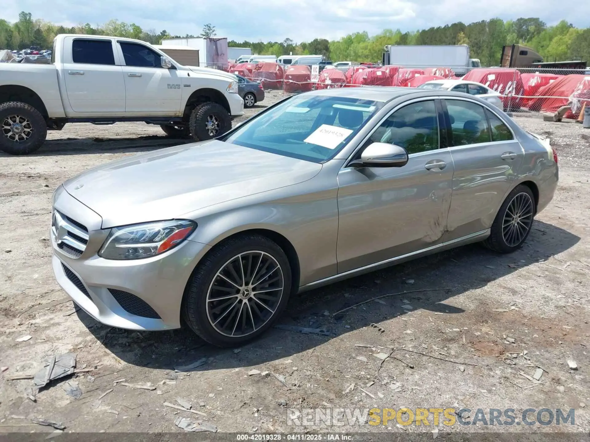 2 fotografías del automóvil dañado 55SWF8DB7KU285916 MERCEDES-BENZ C 300 2019