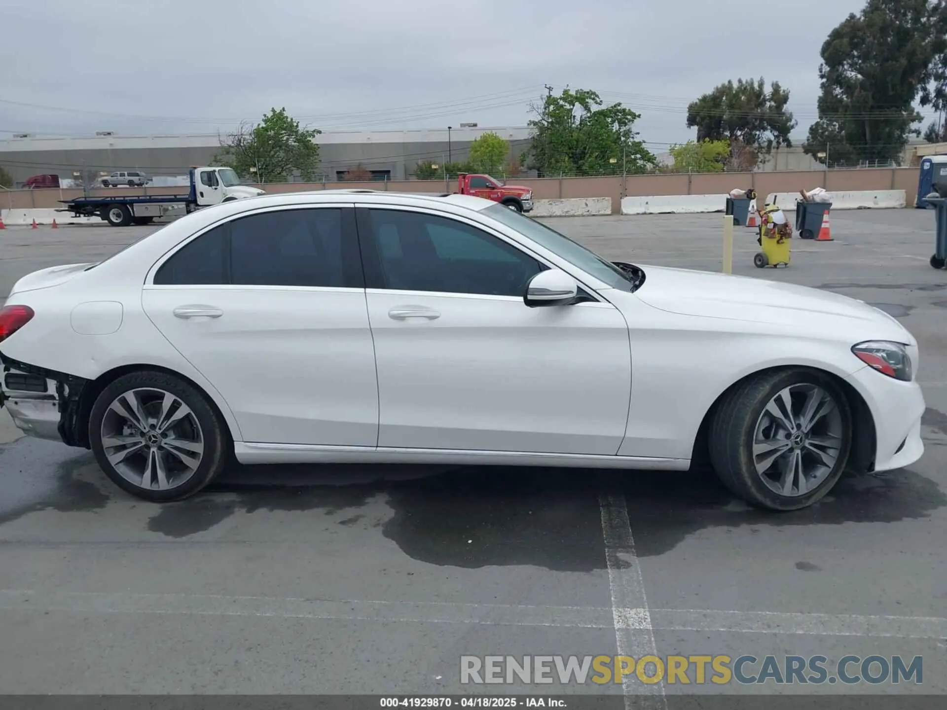 14 fotografías del automóvil dañado 55SWF8DB7KU299640 MERCEDES-BENZ C 300 2019