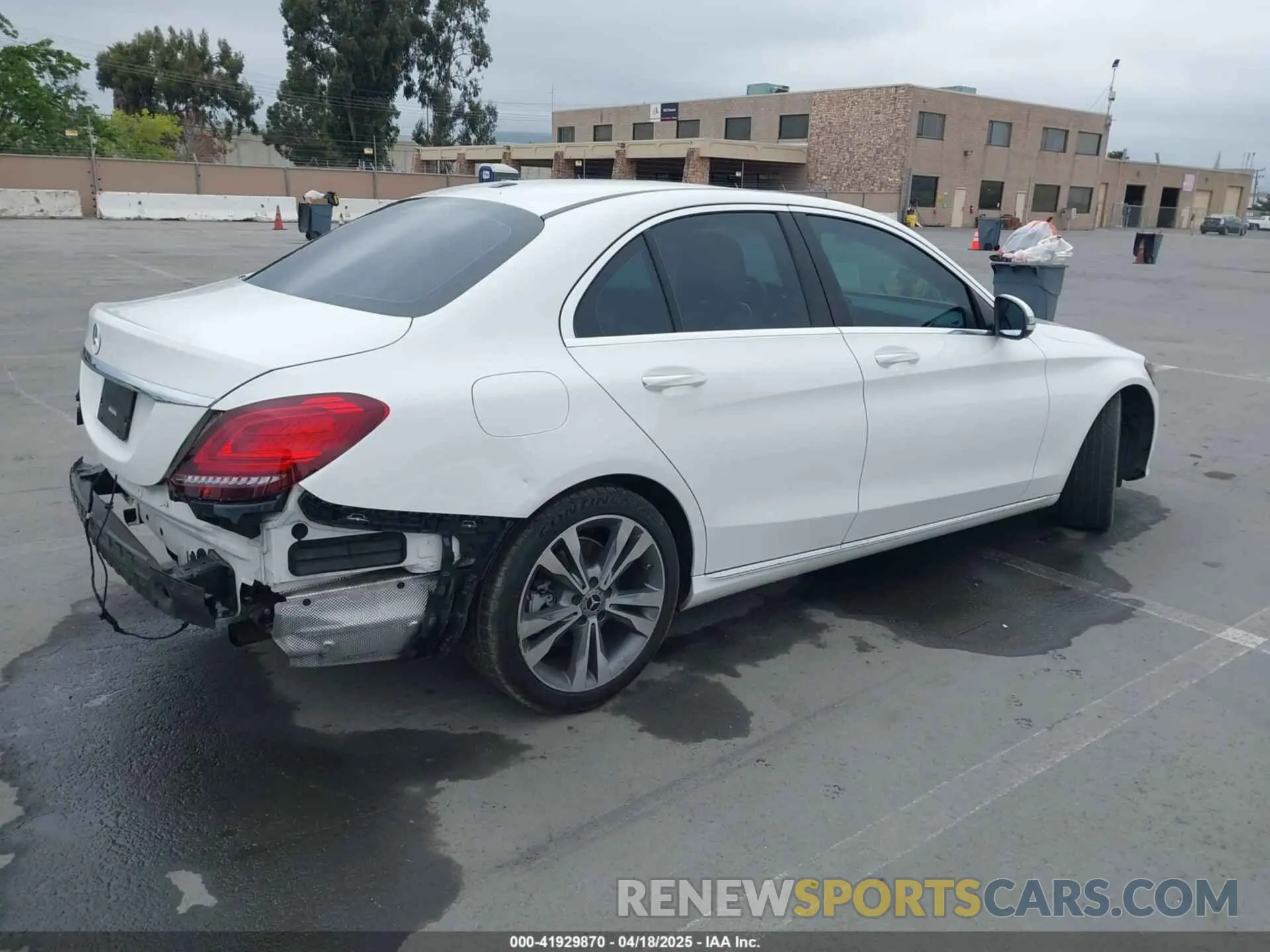 4 fotografías del automóvil dañado 55SWF8DB7KU299640 MERCEDES-BENZ C 300 2019