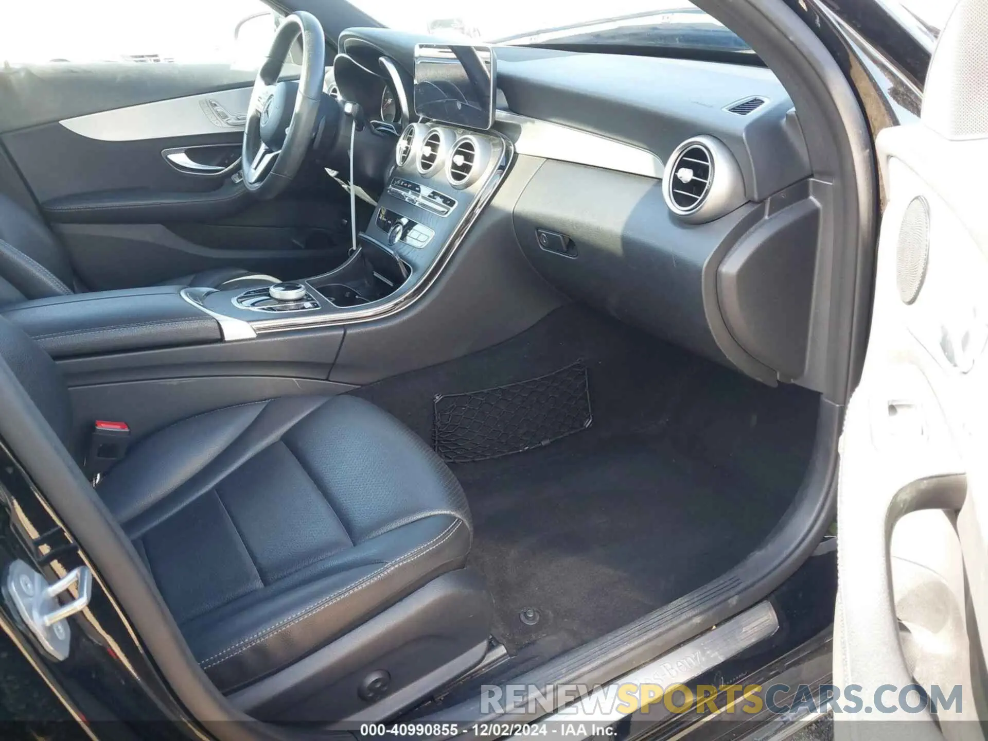 5 fotografías del automóvil dañado 55SWF8DB7KU316937 MERCEDES-BENZ C 300 2019