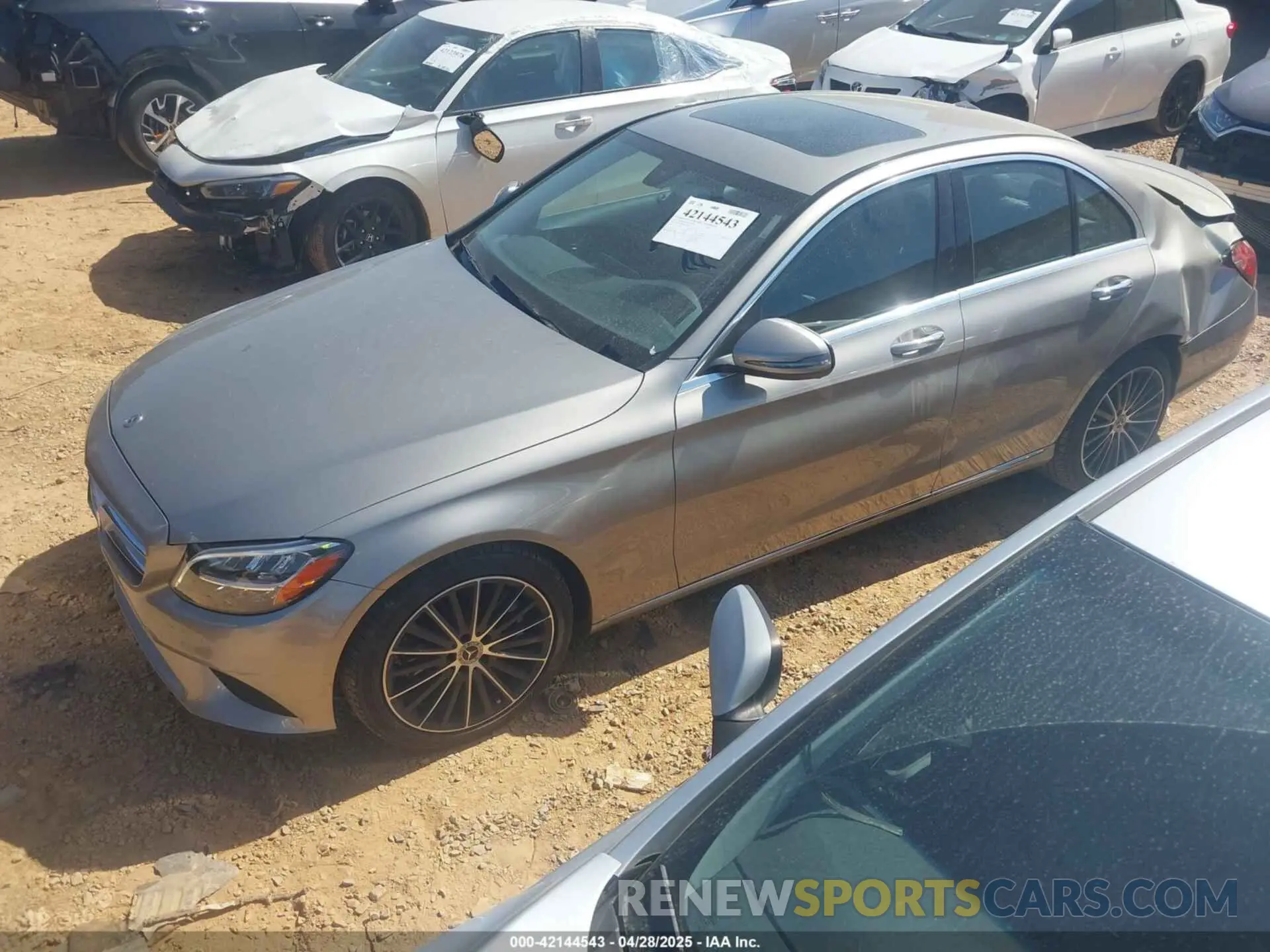 2 fotografías del automóvil dañado 55SWF8DB8KU308975 MERCEDES-BENZ C 300 2019