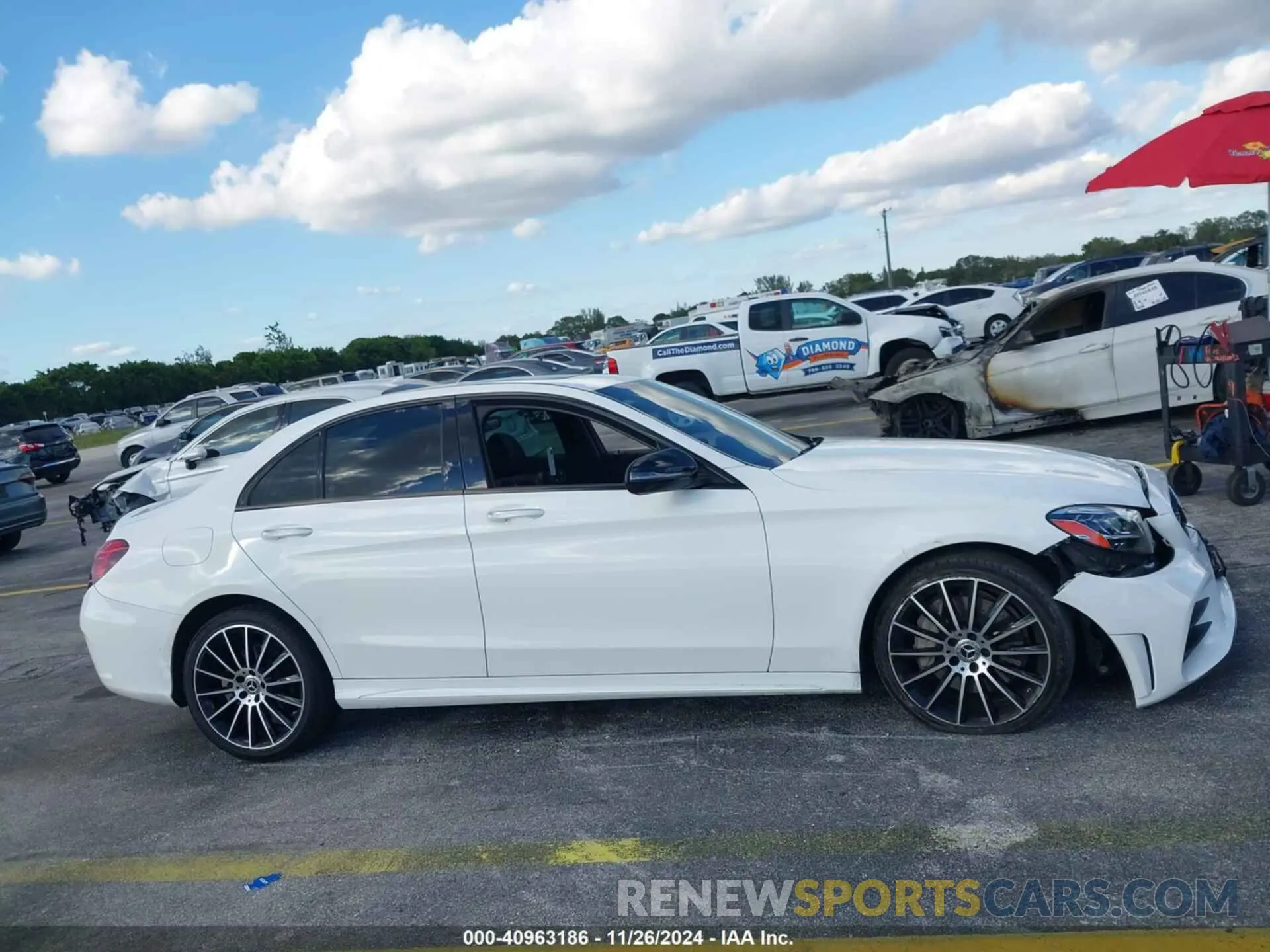 13 fotografías del automóvil dañado 55SWF8DB8KU311262 MERCEDES-BENZ C 300 2019