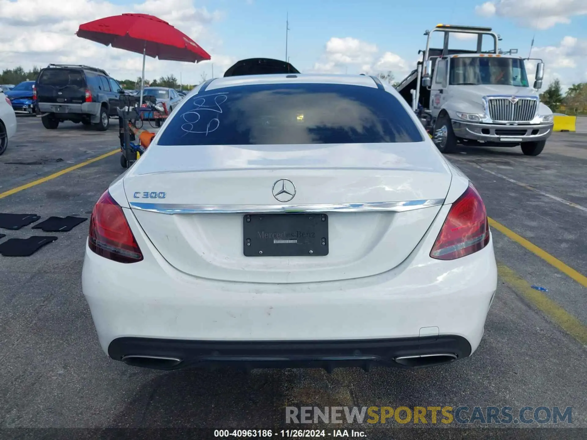 16 fotografías del automóvil dañado 55SWF8DB8KU311262 MERCEDES-BENZ C 300 2019