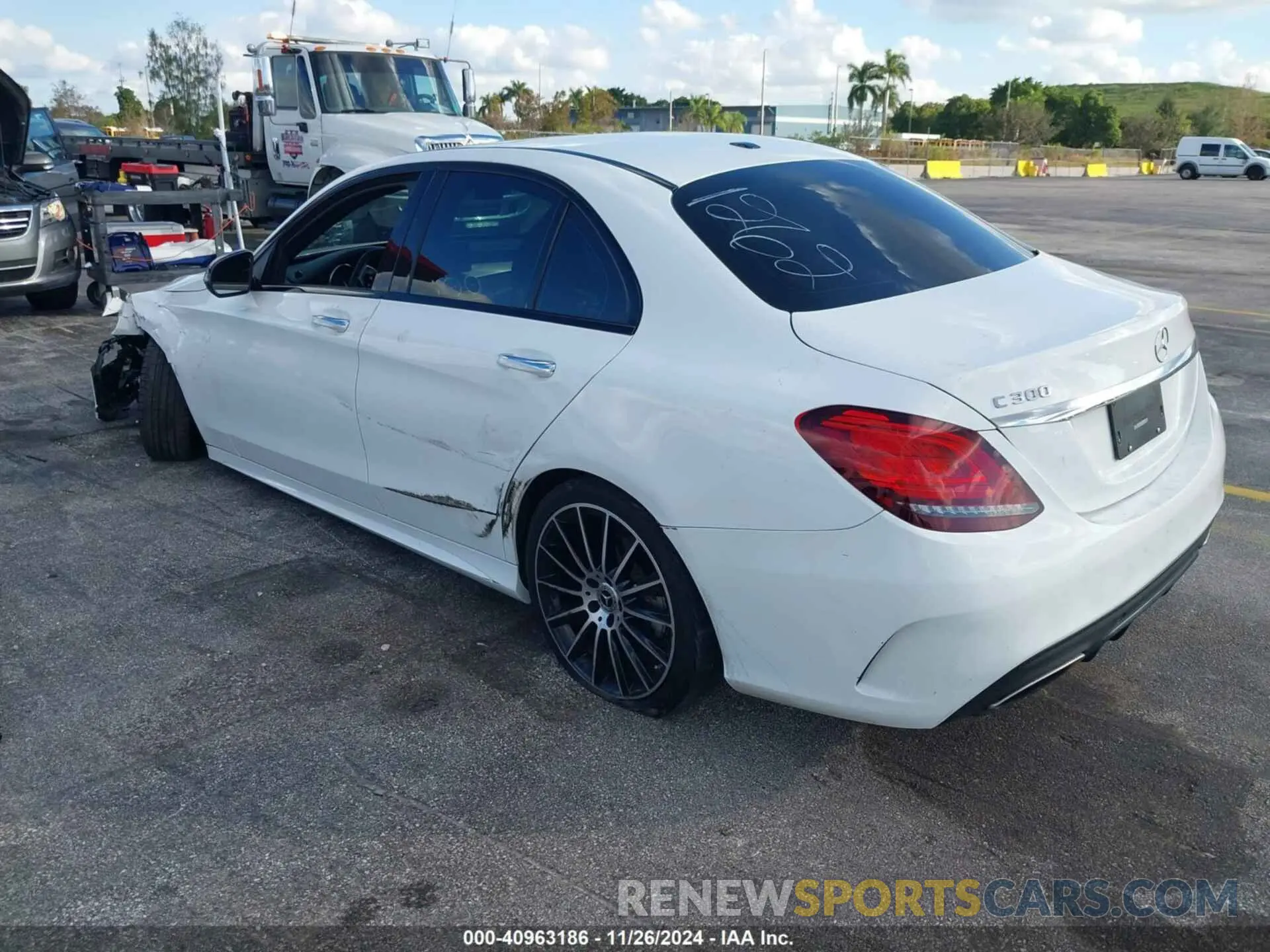 3 fotografías del automóvil dañado 55SWF8DB8KU311262 MERCEDES-BENZ C 300 2019