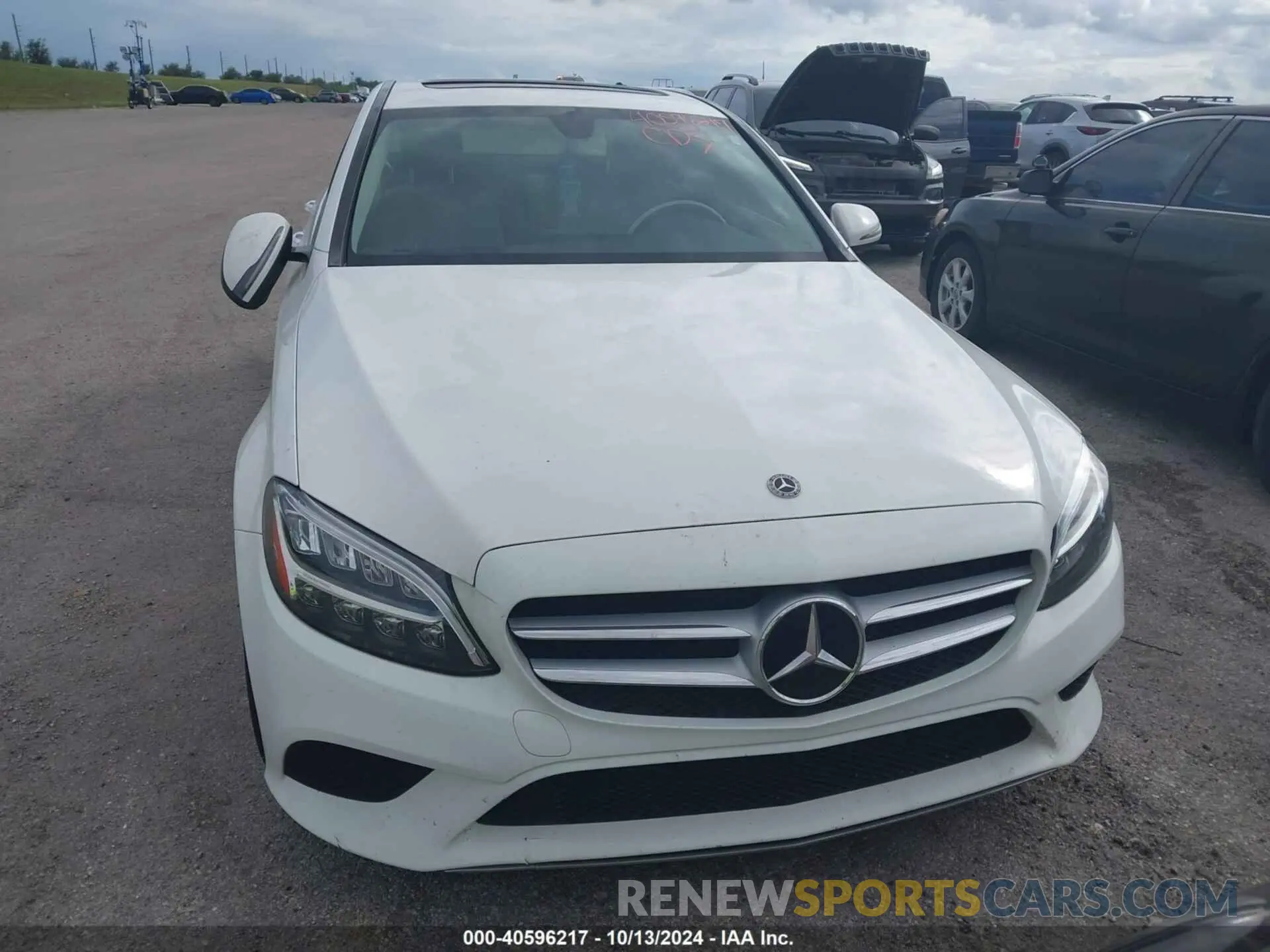 12 fotografías del automóvil dañado 55SWF8DB9KU311240 MERCEDES-BENZ C 300 2019