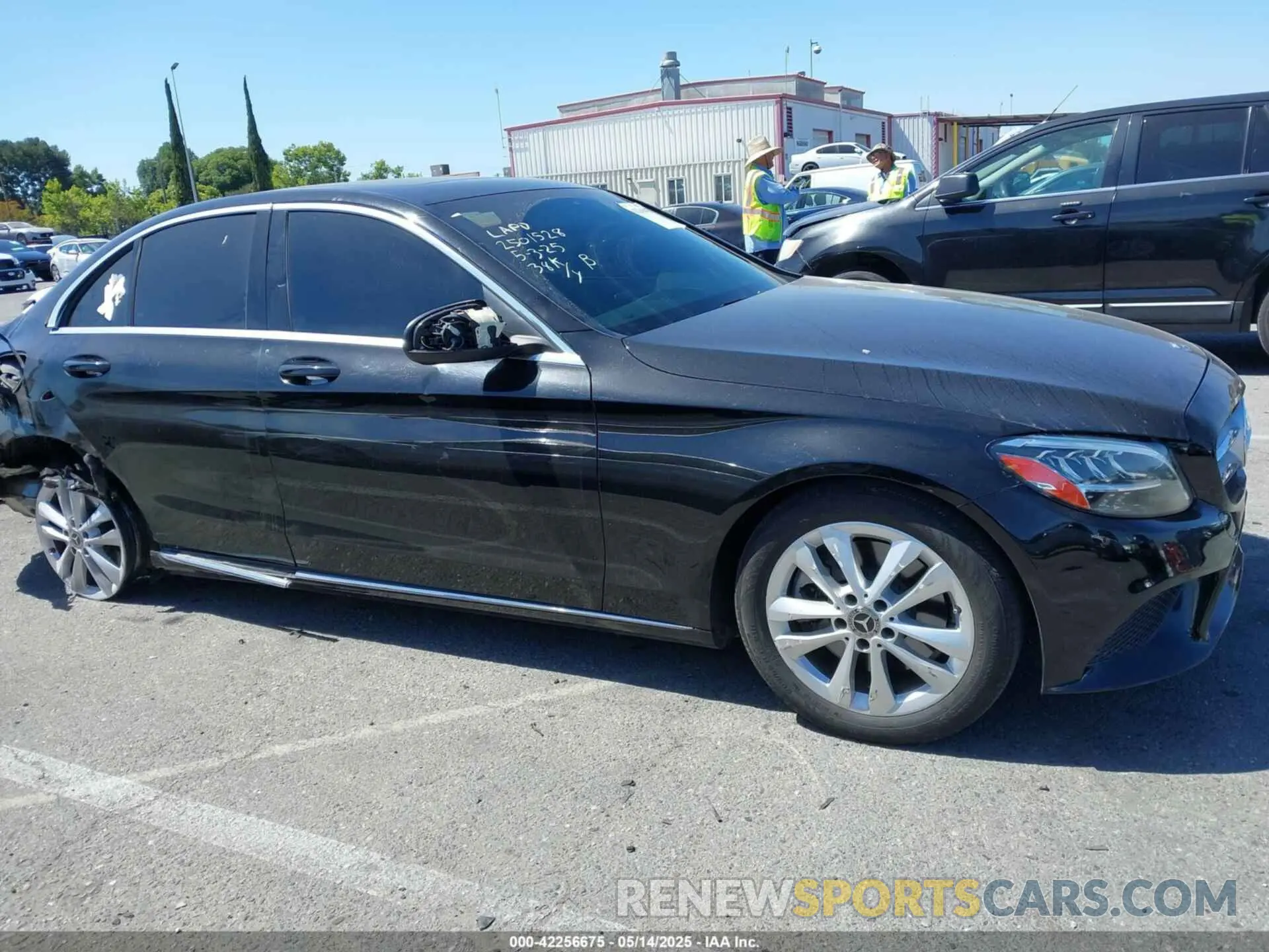 13 fotografías del automóvil dañado 55SWF8DBXKU308962 MERCEDES-BENZ C 300 2019