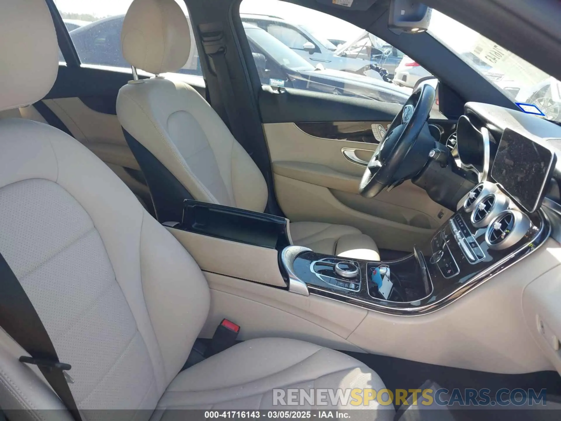 5 fotografías del automóvil dañado 55SWF8DBXKU310078 MERCEDES-BENZ C 300 2019