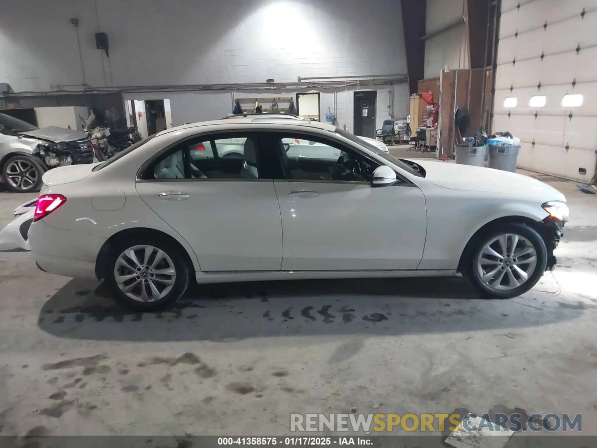 14 fotografías del automóvil dañado 55SWF8EB0KU286808 MERCEDES-BENZ C 300 2019