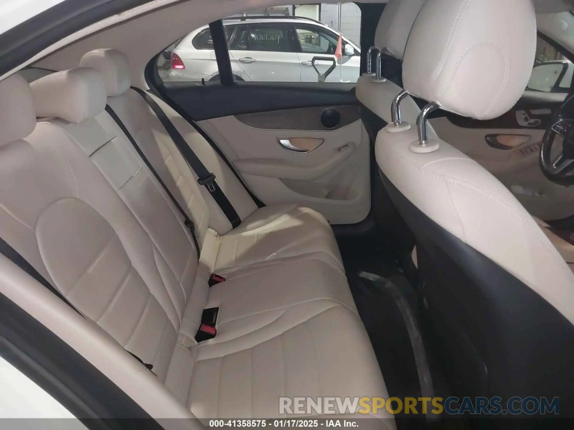 8 fotografías del automóvil dañado 55SWF8EB0KU286808 MERCEDES-BENZ C 300 2019