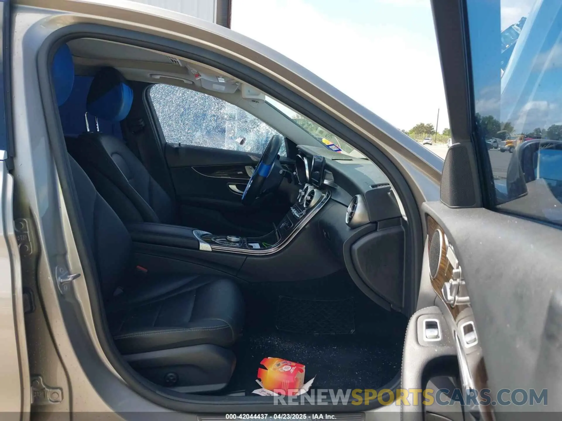 5 fotografías del automóvil dañado 55SWF8EB0KU314445 MERCEDES-BENZ C 300 2019