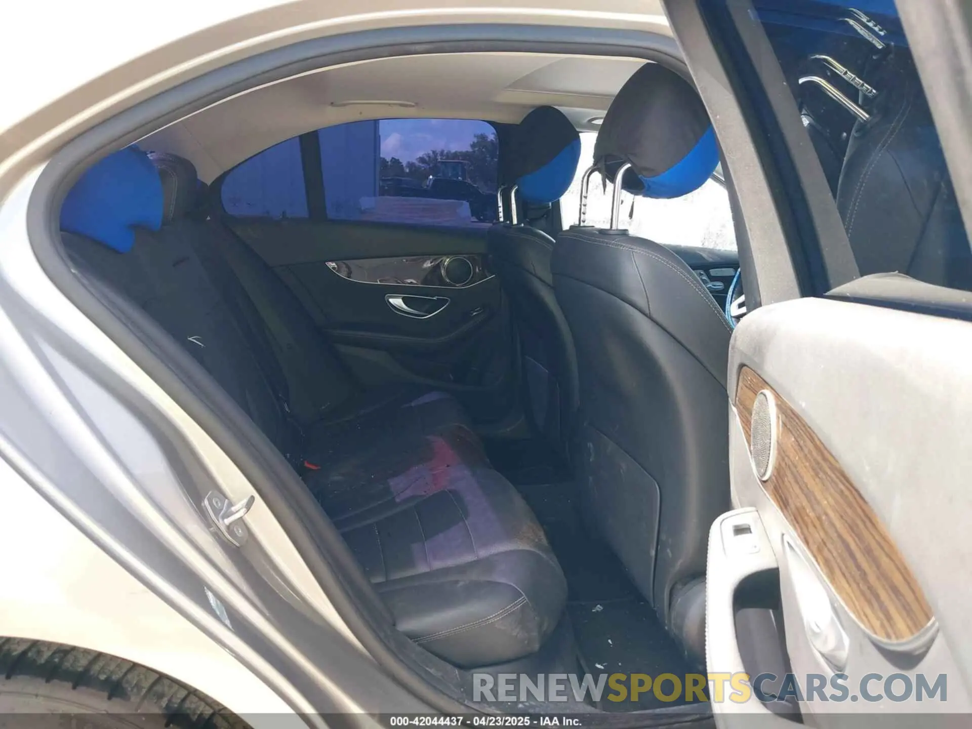 8 fotografías del automóvil dañado 55SWF8EB0KU314445 MERCEDES-BENZ C 300 2019