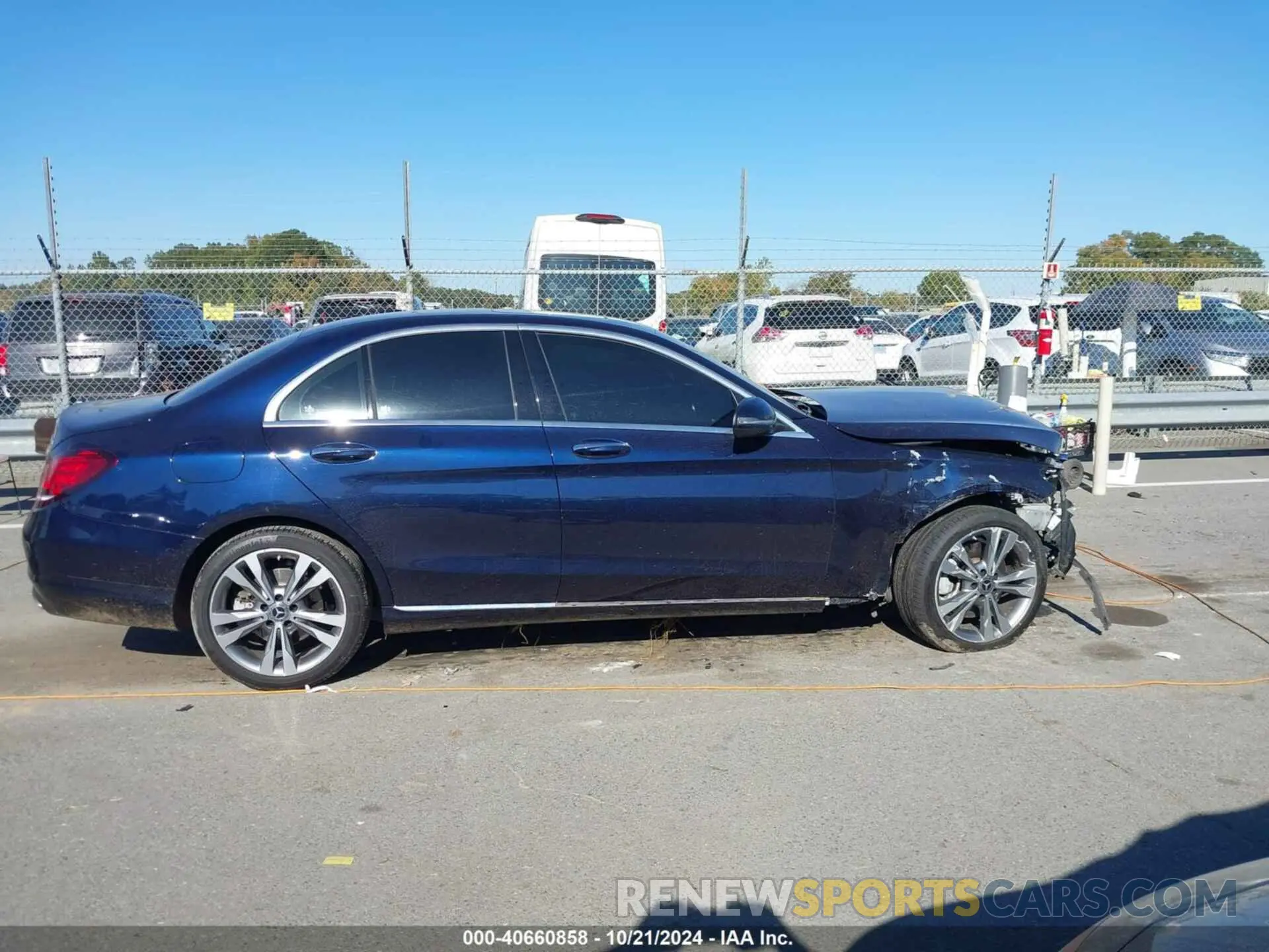 13 fotografías del automóvil dañado 55SWF8EB1KU285053 MERCEDES-BENZ C 300 2019