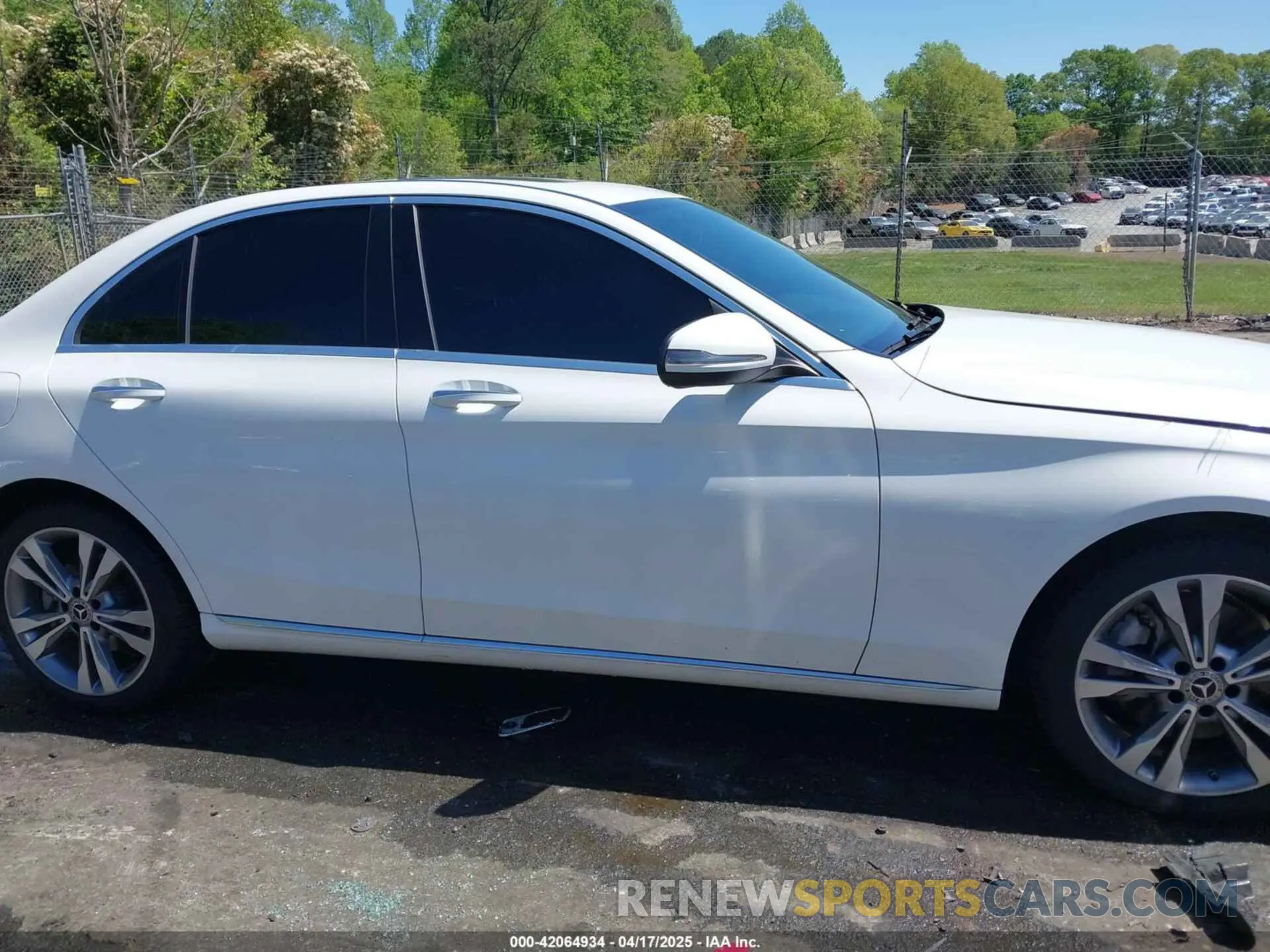 13 fotografías del automóvil dañado 55SWF8EB3KU297396 MERCEDES-BENZ C 300 2019