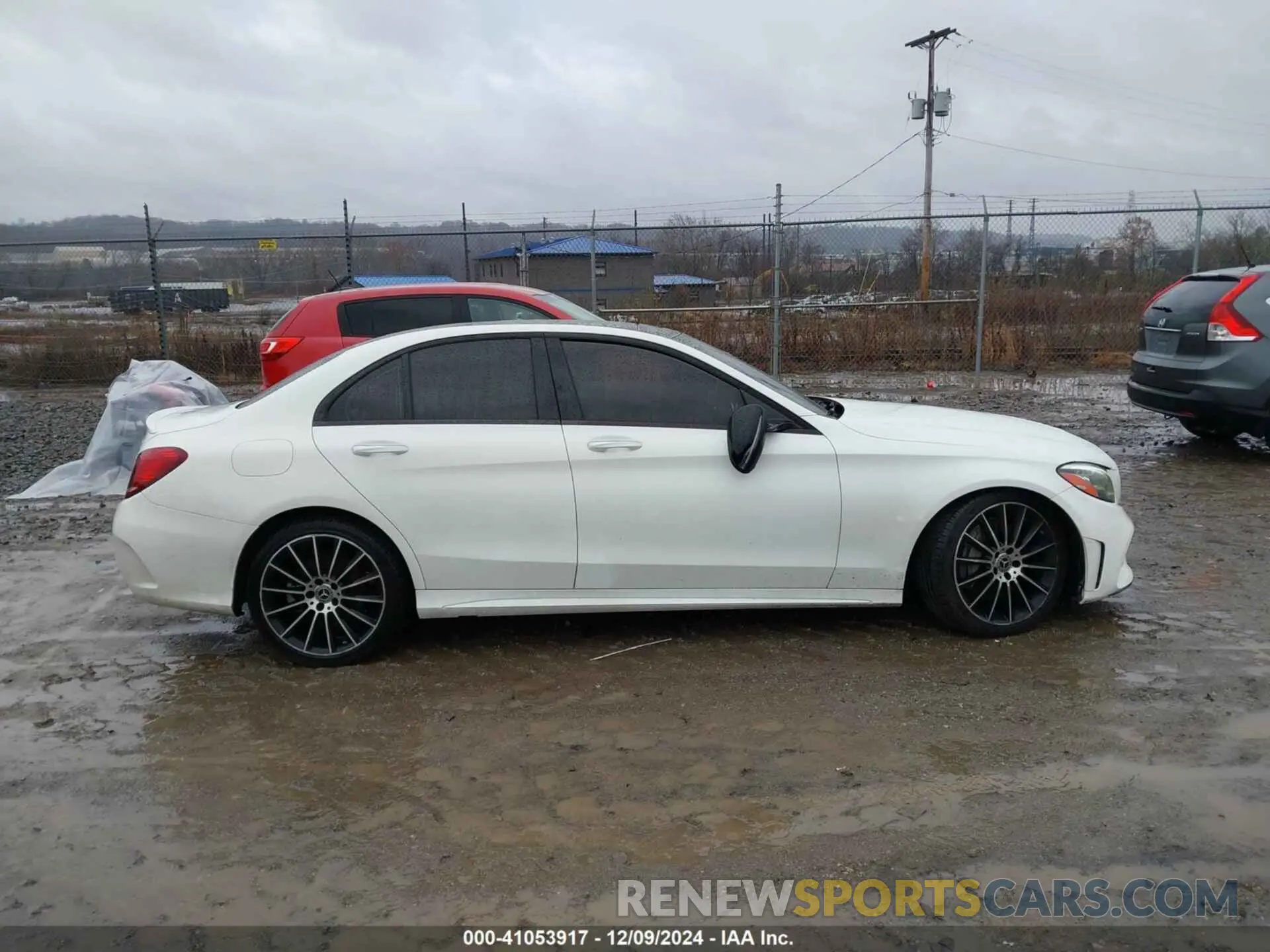 13 fotografías del automóvil dañado 55SWF8EB4KU320670 MERCEDES-BENZ C 300 2019