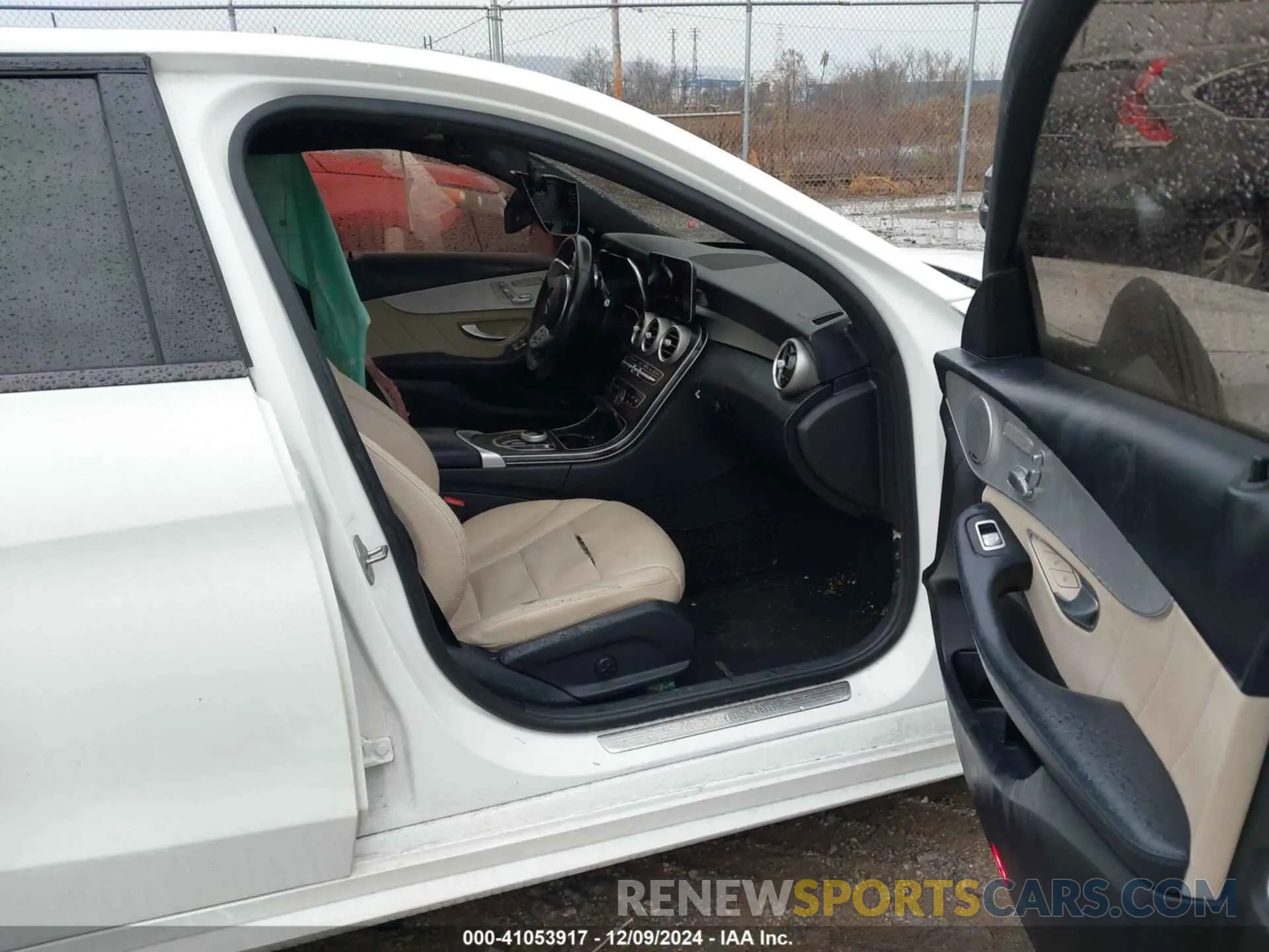 5 fotografías del automóvil dañado 55SWF8EB4KU320670 MERCEDES-BENZ C 300 2019
