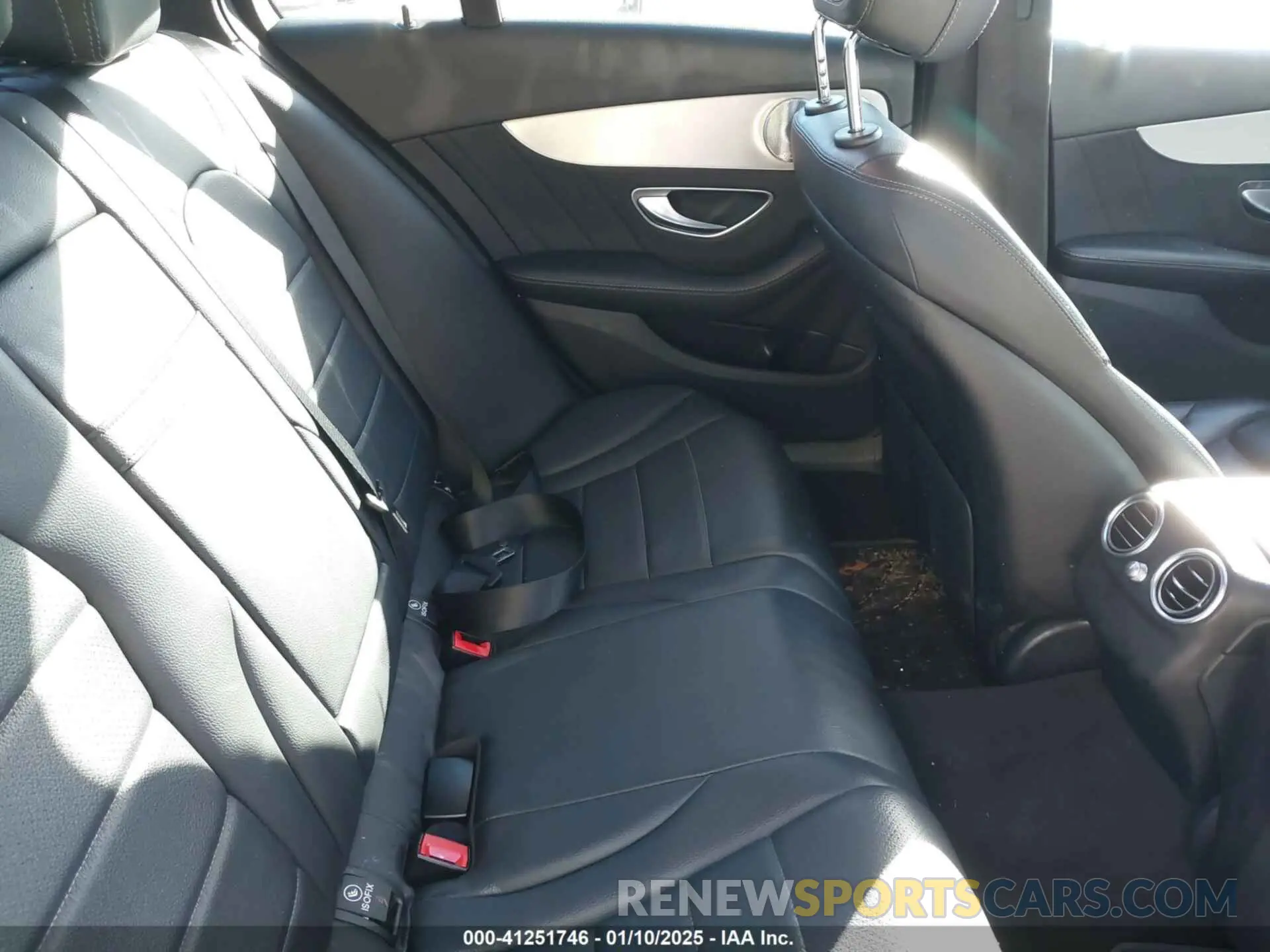 8 fotografías del automóvil dañado 55SWF8EB4KU321155 MERCEDES-BENZ C 300 2019