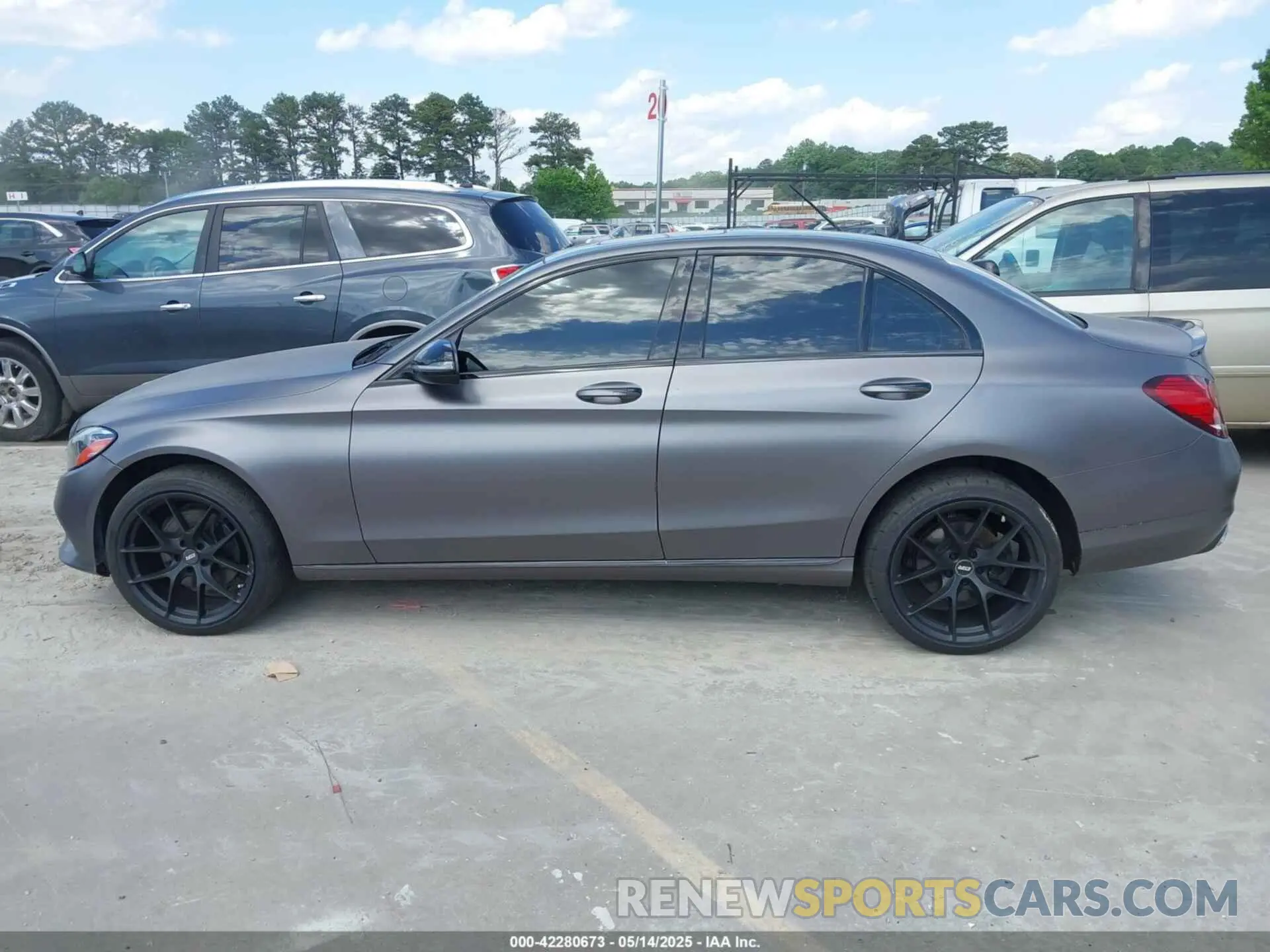 14 fotografías del automóvil dañado 55SWF8EB6KU298297 MERCEDES-BENZ C 300 2019