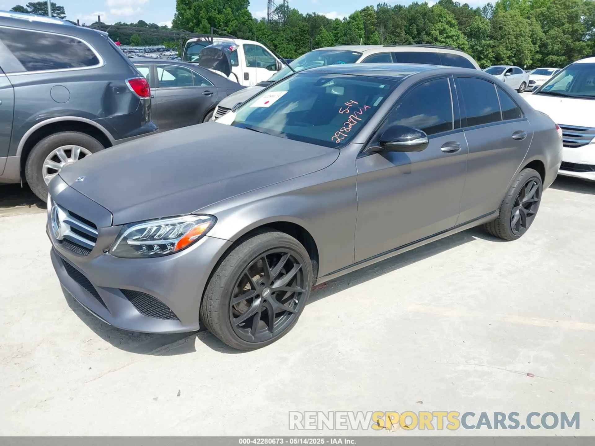 2 fotografías del automóvil dañado 55SWF8EB6KU298297 MERCEDES-BENZ C 300 2019