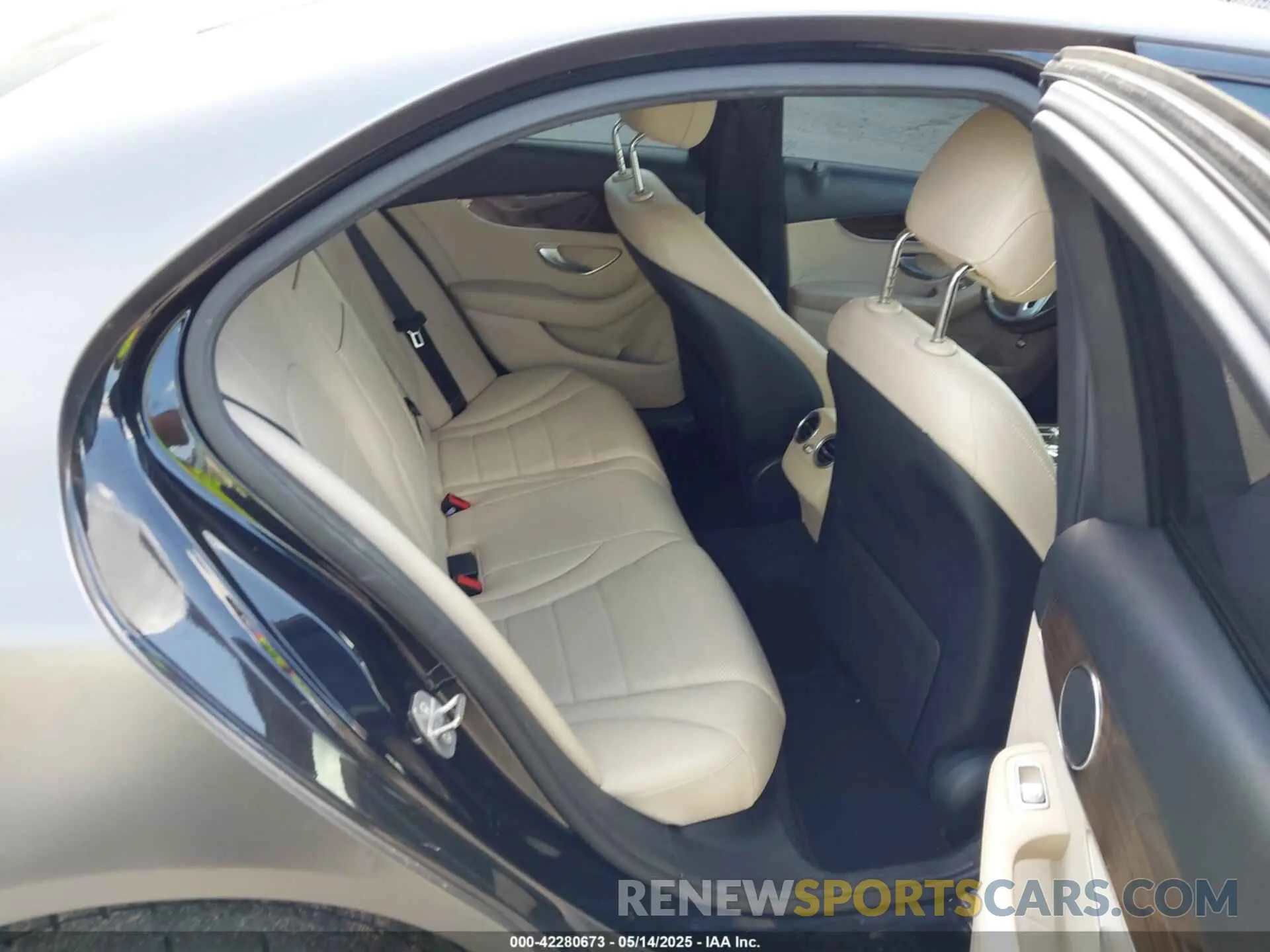 8 fotografías del automóvil dañado 55SWF8EB6KU298297 MERCEDES-BENZ C 300 2019