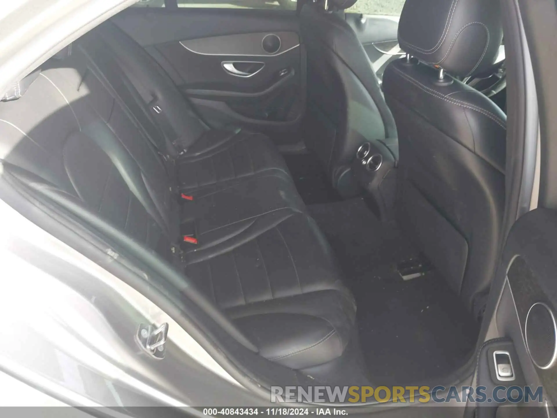 8 fotografías del automóvil dañado 55SWF8EB7KU290595 MERCEDES-BENZ C 300 2019