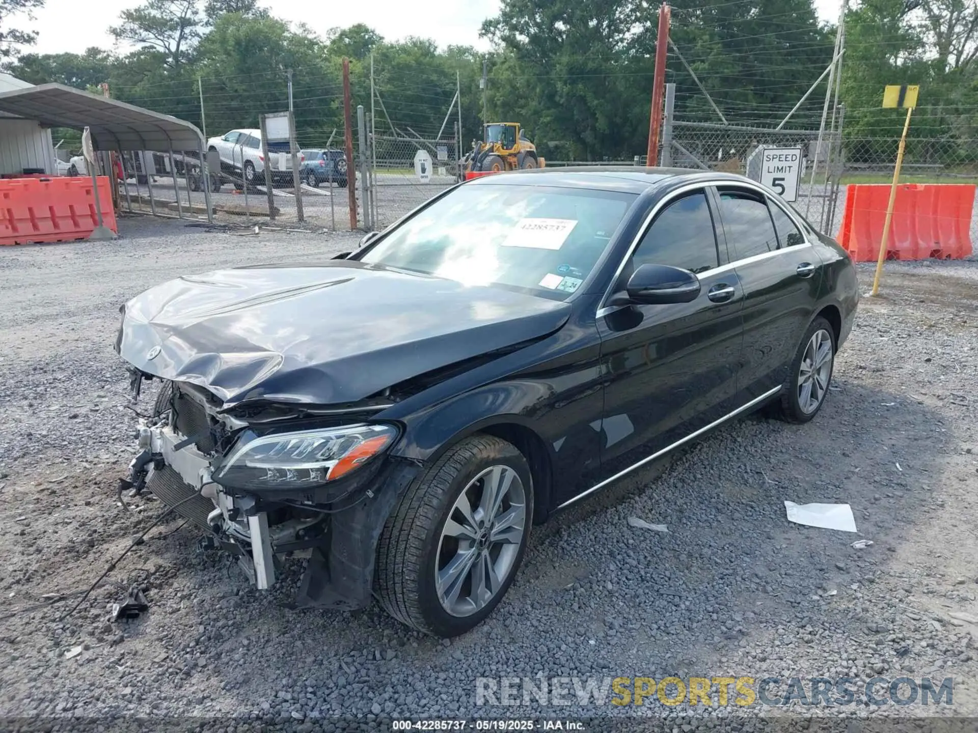 2 fotografías del automóvil dañado 55SWF8EB7KU301367 MERCEDES-BENZ C 300 2019