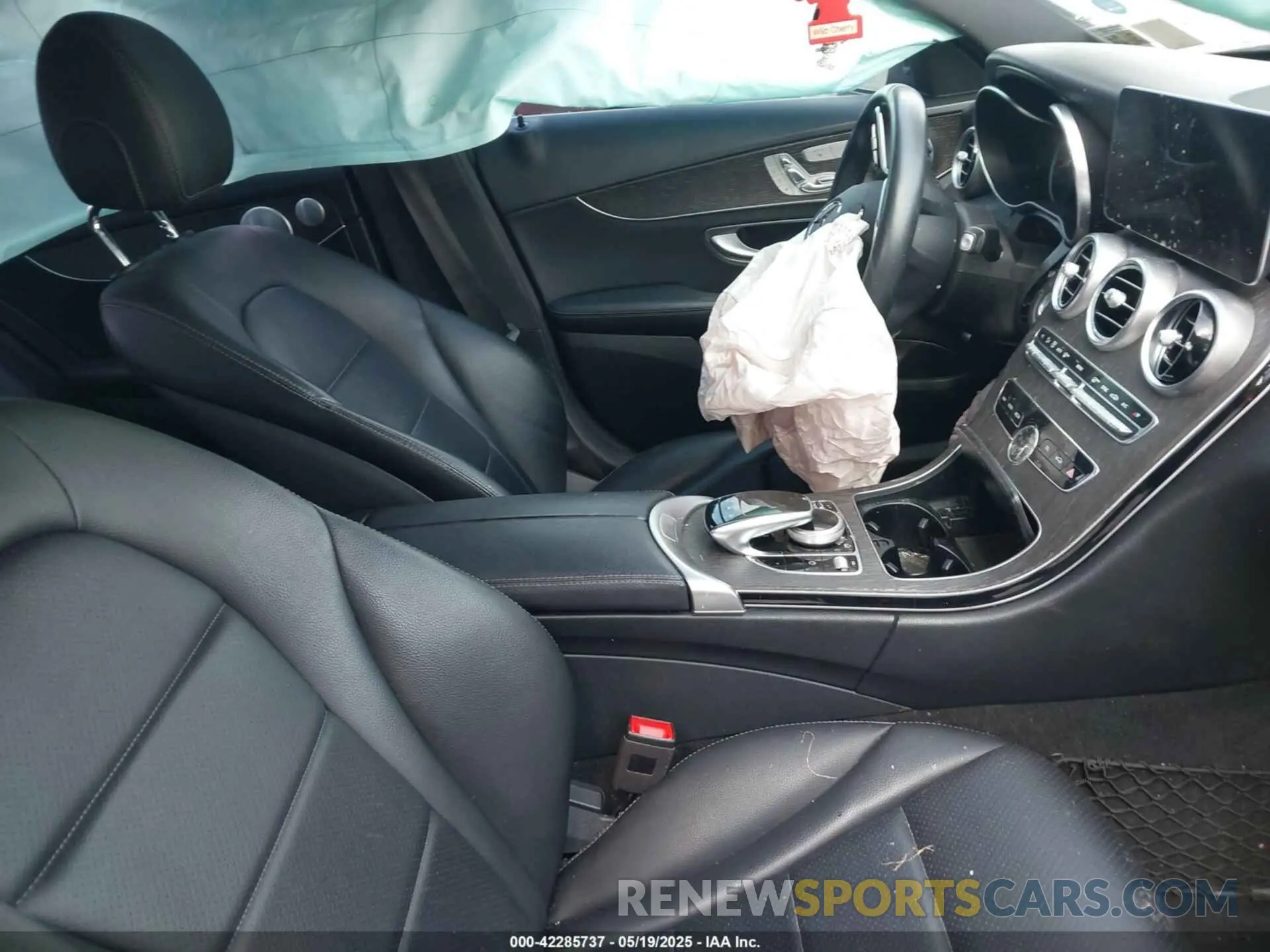 5 fotografías del automóvil dañado 55SWF8EB7KU301367 MERCEDES-BENZ C 300 2019