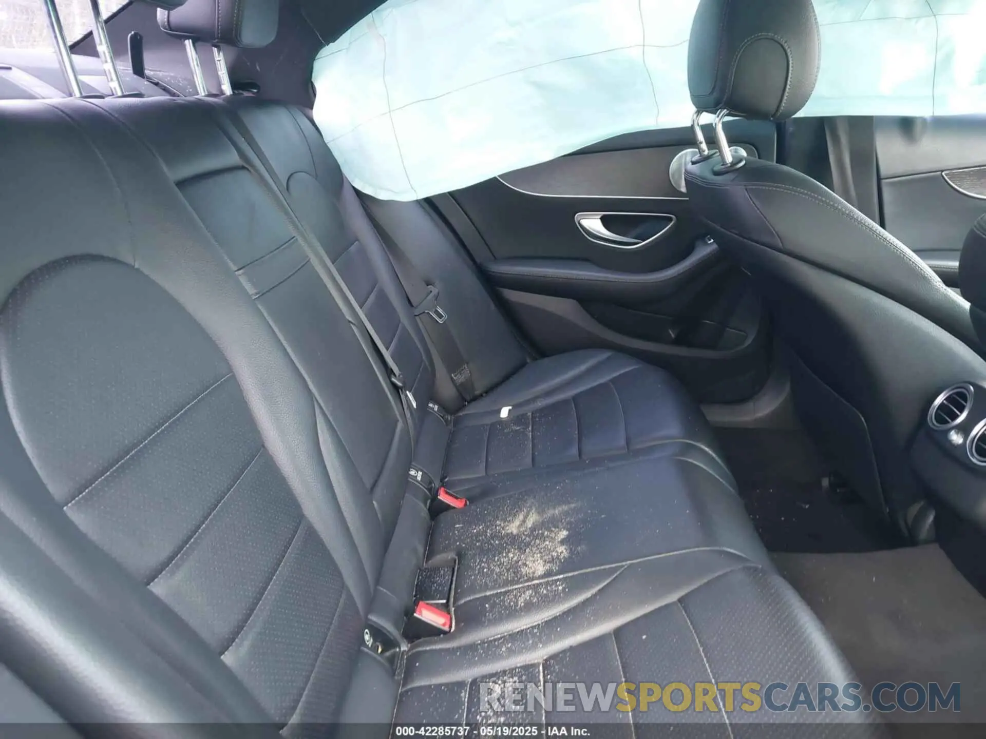 8 fotografías del automóvil dañado 55SWF8EB7KU301367 MERCEDES-BENZ C 300 2019