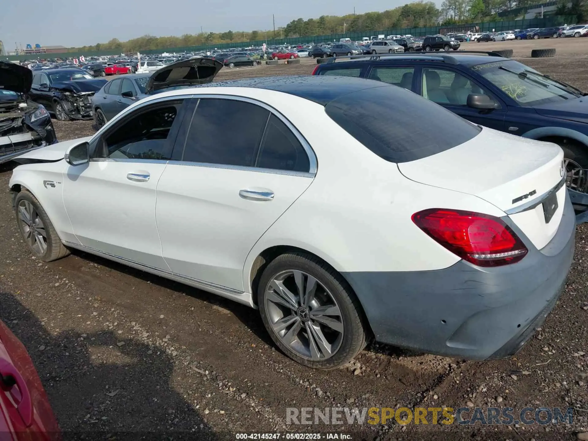 14 fotografías del automóvil dañado 55SWF8EB8KU298995 MERCEDES-BENZ C 300 2019