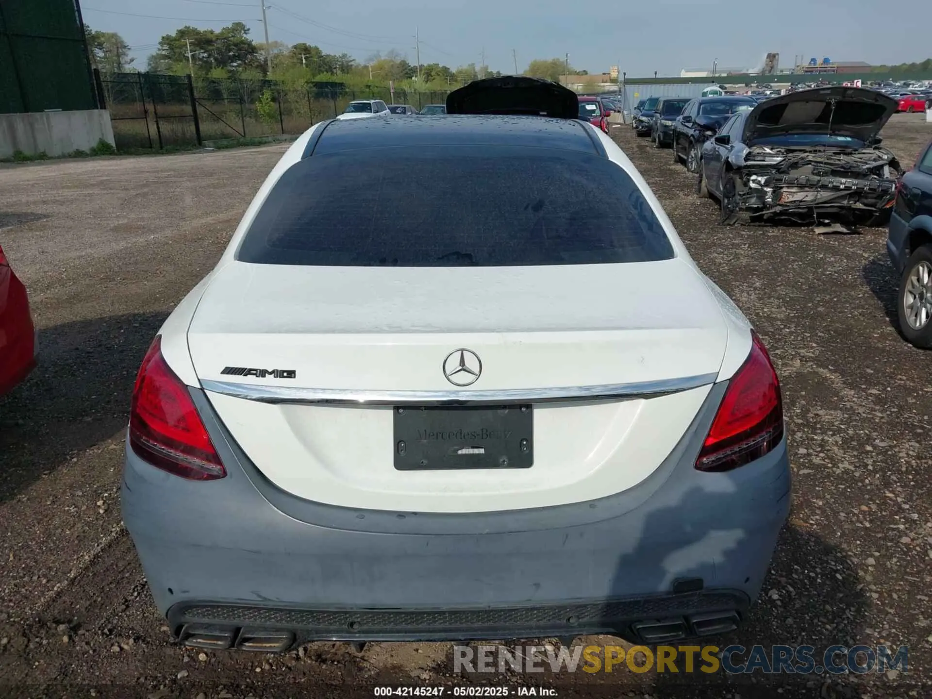 16 fotografías del automóvil dañado 55SWF8EB8KU298995 MERCEDES-BENZ C 300 2019