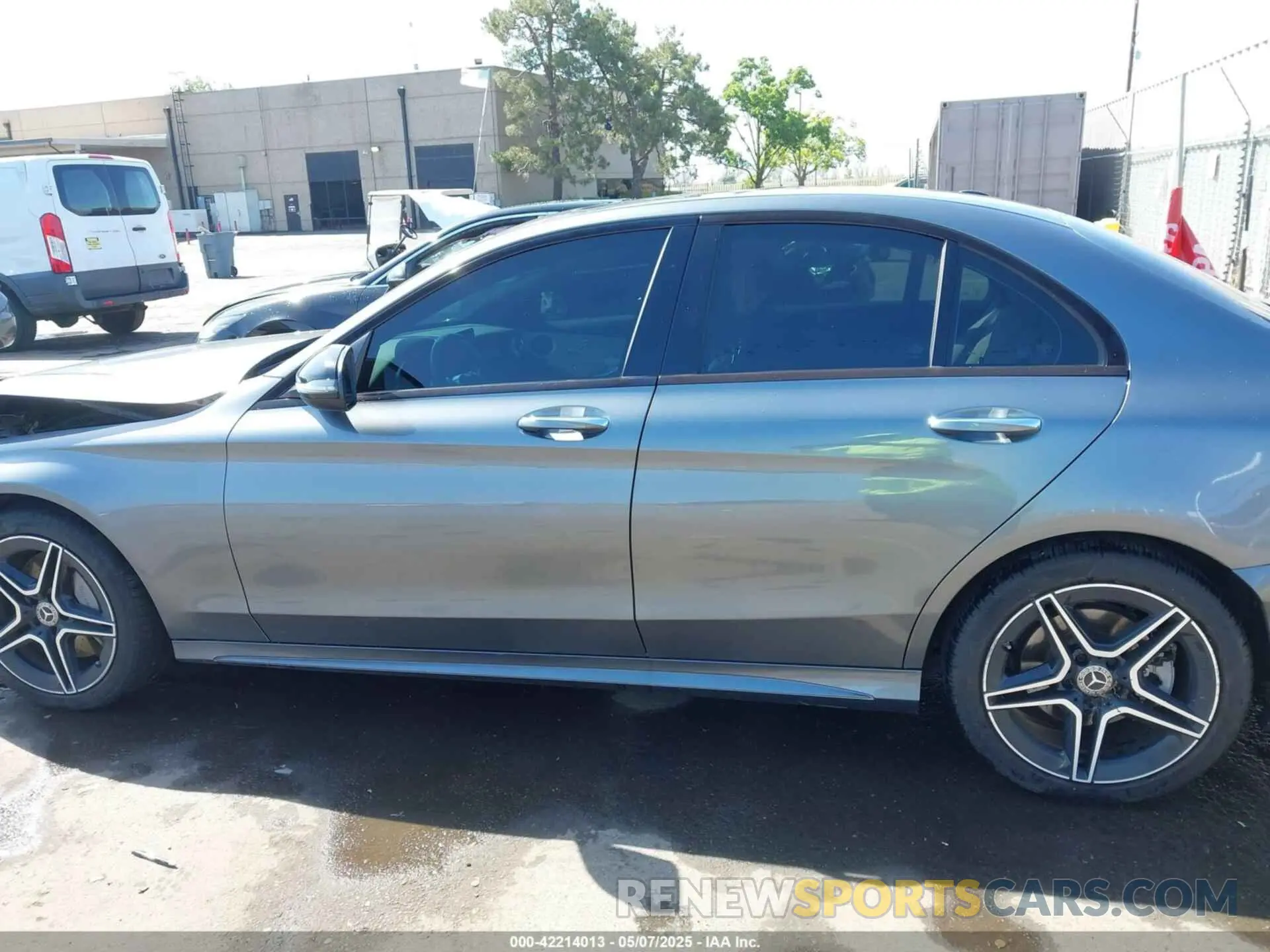14 fotografías del automóvil dañado 55SWF8EB8KU308344 MERCEDES-BENZ C 300 2019