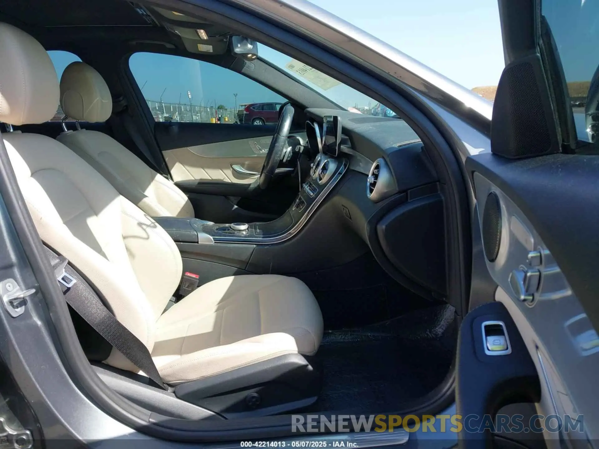 5 fotografías del automóvil dañado 55SWF8EB8KU308344 MERCEDES-BENZ C 300 2019