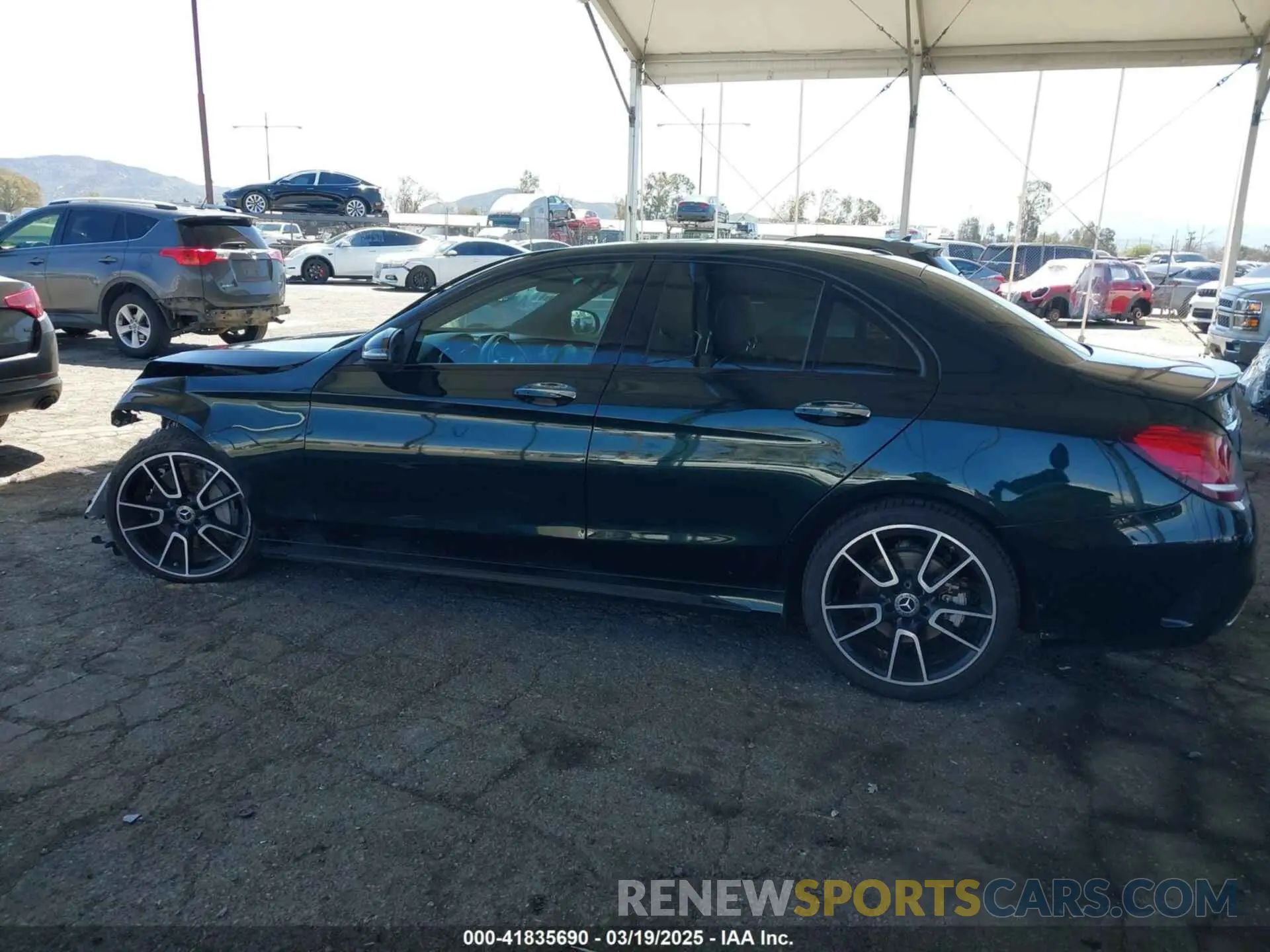 15 fotografías del automóvil dañado WDDWF8DB0KR506709 MERCEDES-BENZ C 300 2019