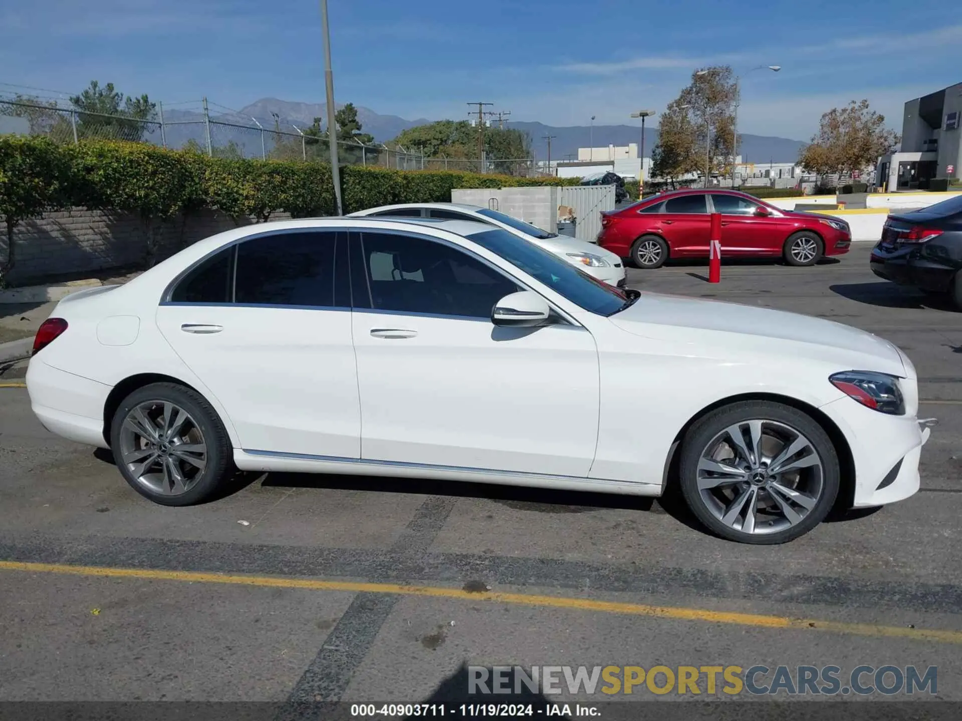 13 fotografías del automóvil dañado WDDWF8DB7KR482361 MERCEDES-BENZ C 300 2019