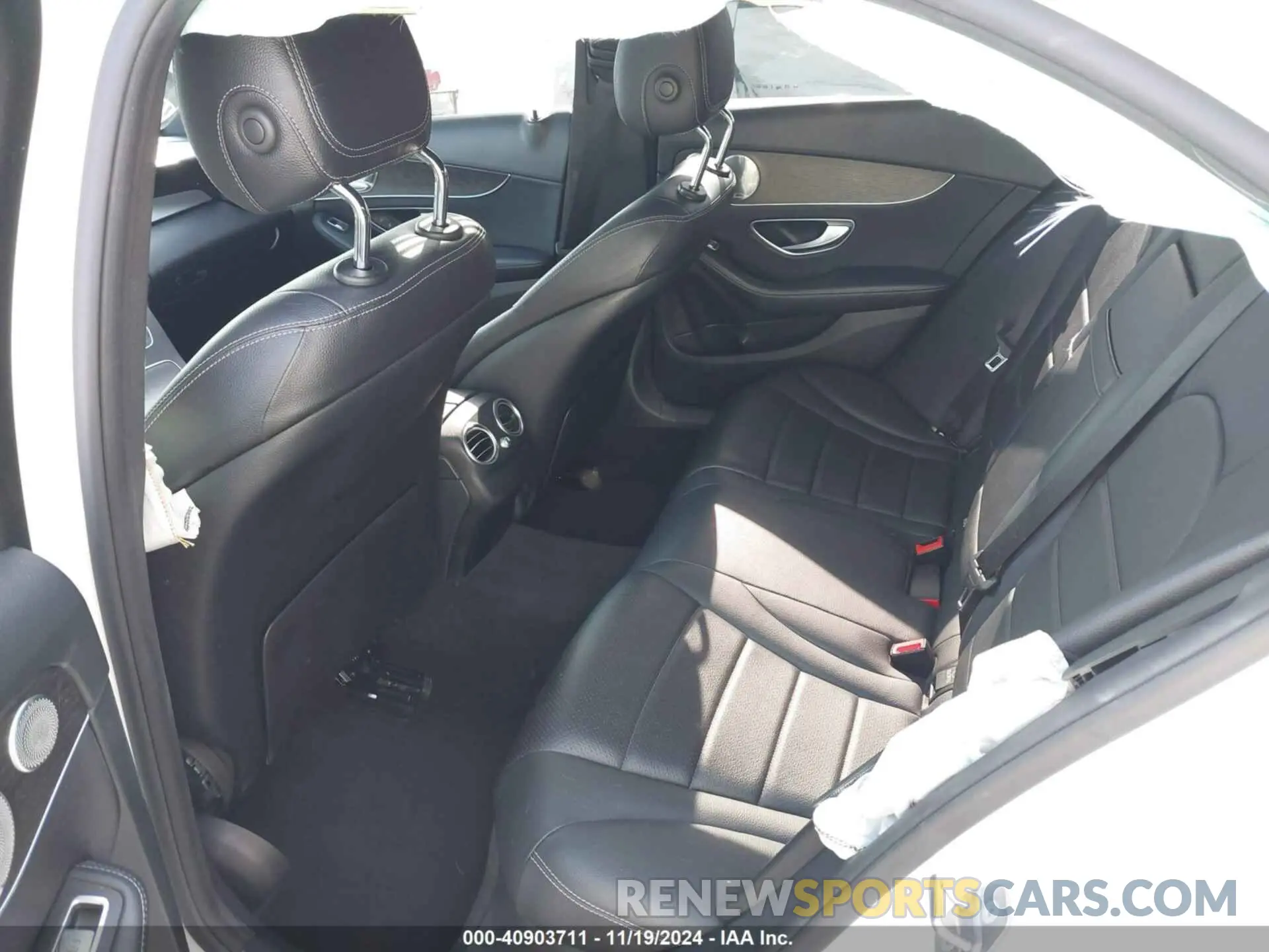 8 fotografías del automóvil dañado WDDWF8DB7KR482361 MERCEDES-BENZ C 300 2019