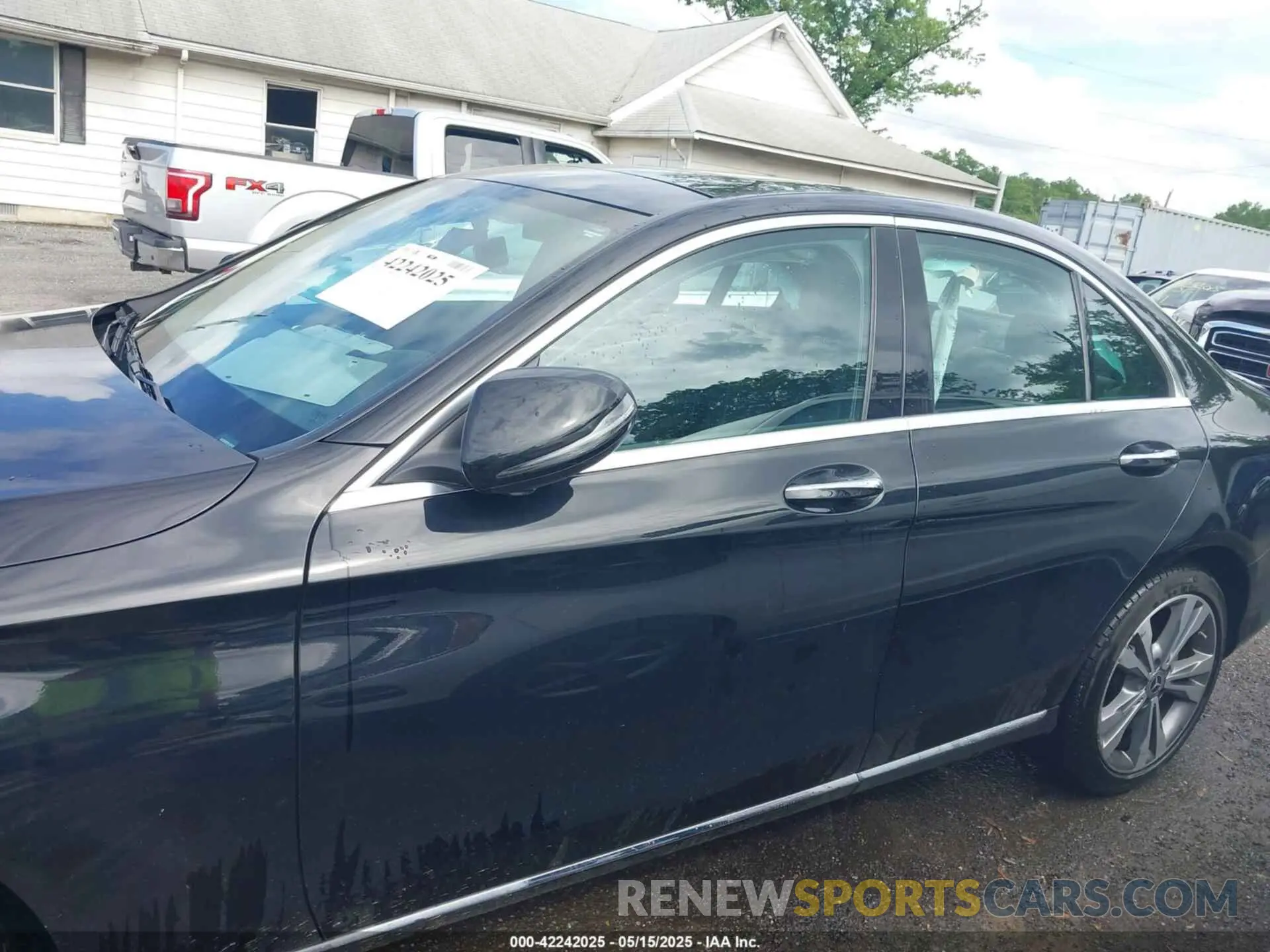 14 fotografías del automóvil dañado WDDWF8EB1KR459513 MERCEDES-BENZ C 300 2019