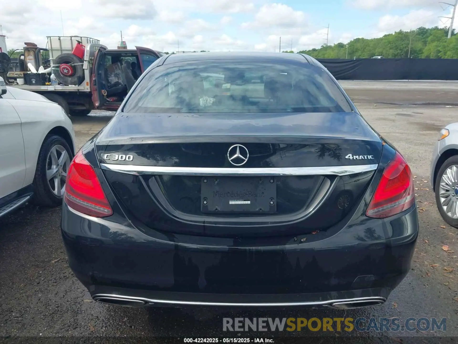 16 fotografías del automóvil dañado WDDWF8EB1KR459513 MERCEDES-BENZ C 300 2019