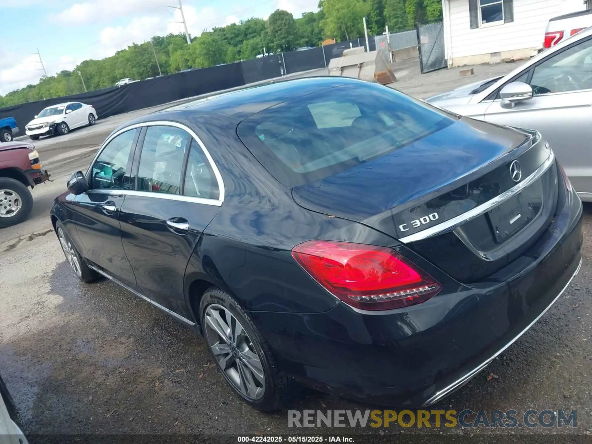 3 fotografías del automóvil dañado WDDWF8EB1KR459513 MERCEDES-BENZ C 300 2019