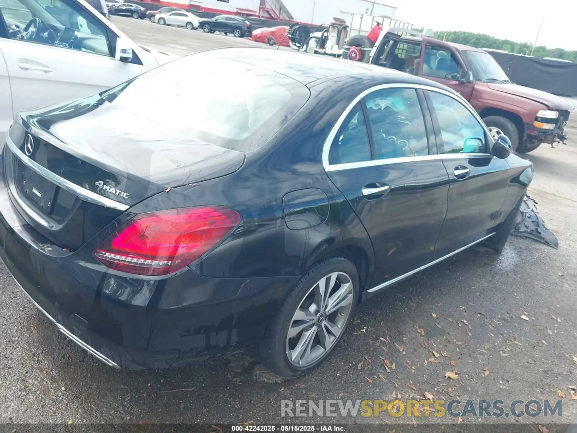 4 fotografías del automóvil dañado WDDWF8EB1KR459513 MERCEDES-BENZ C 300 2019